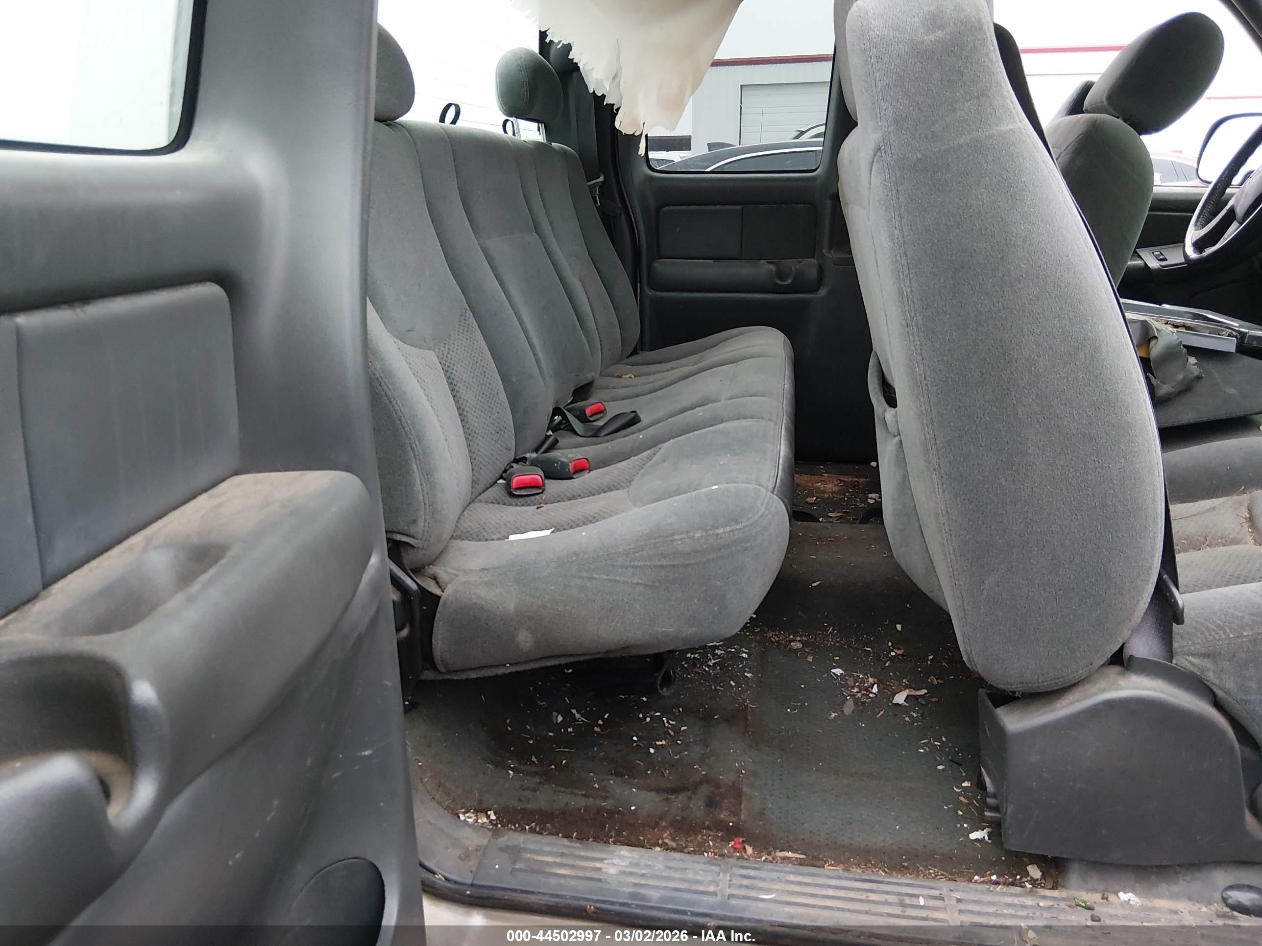 CHEVROLET SILVERADO image 8