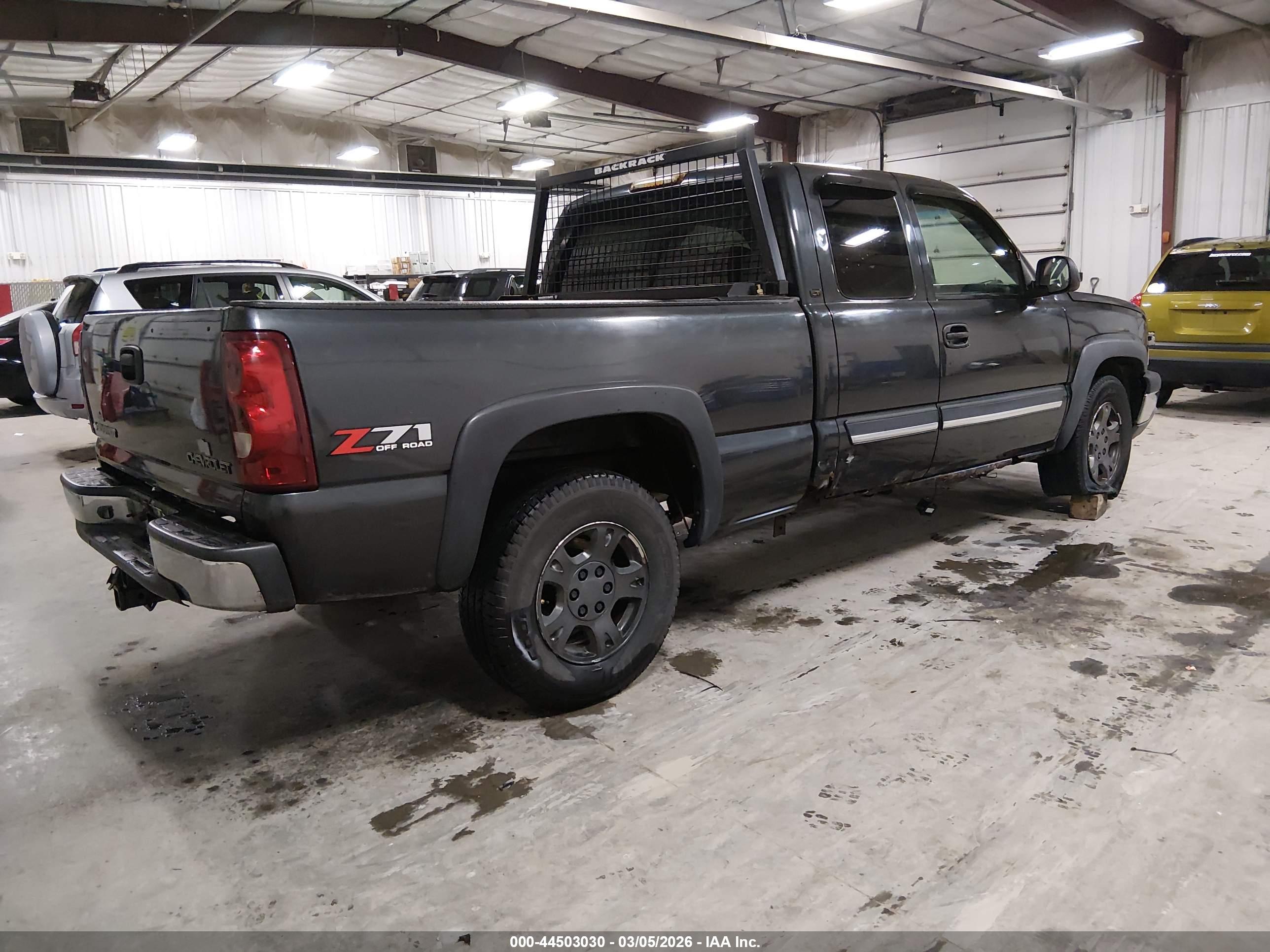 CHEVROLET SILVERADO image 4