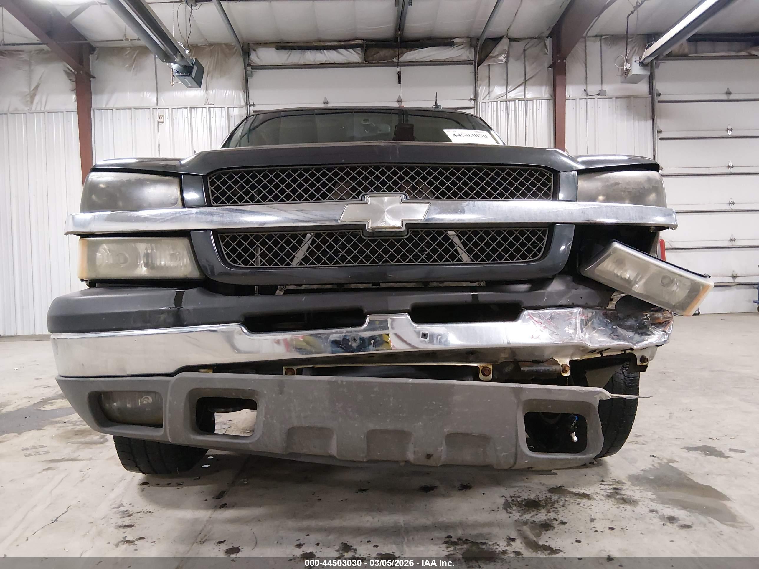 CHEVROLET SILVERADO image 6