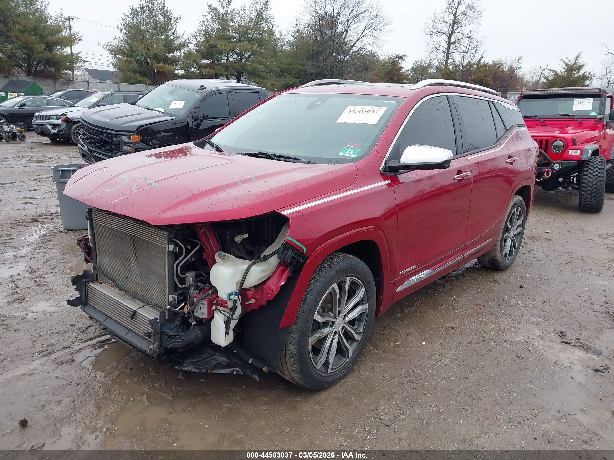GMC TERRAIN image 2