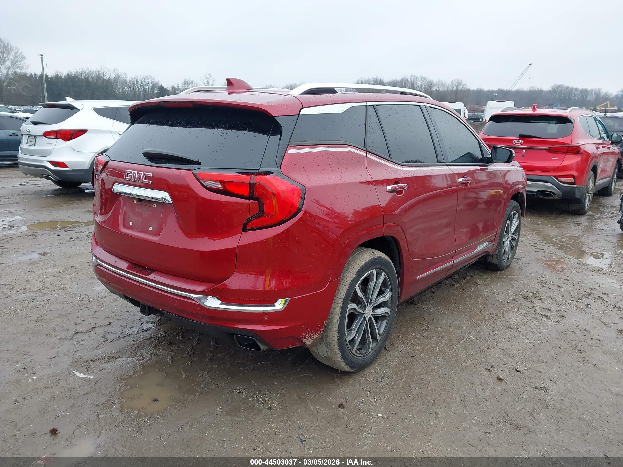 GMC TERRAIN image 4