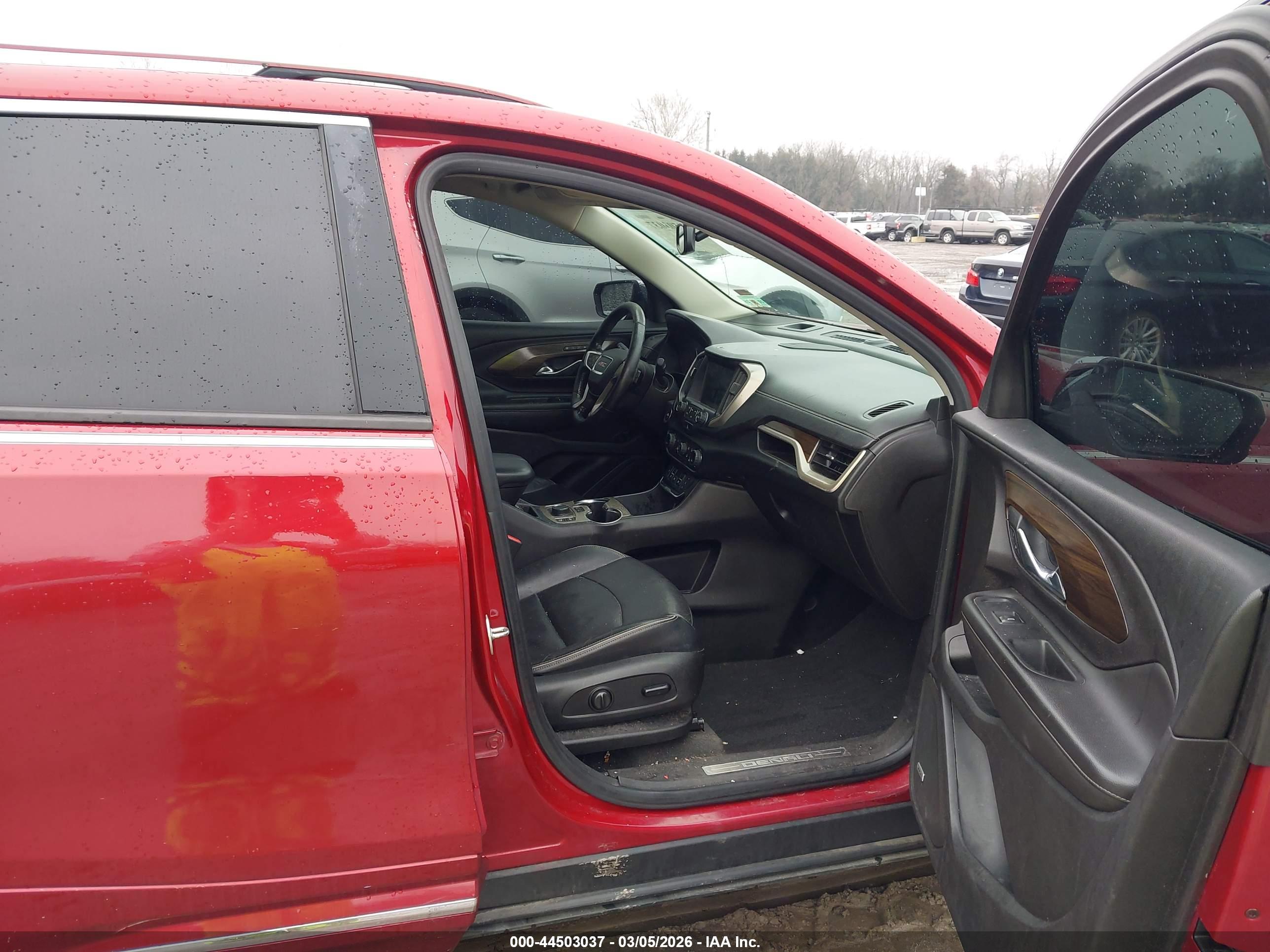 GMC TERRAIN image 5