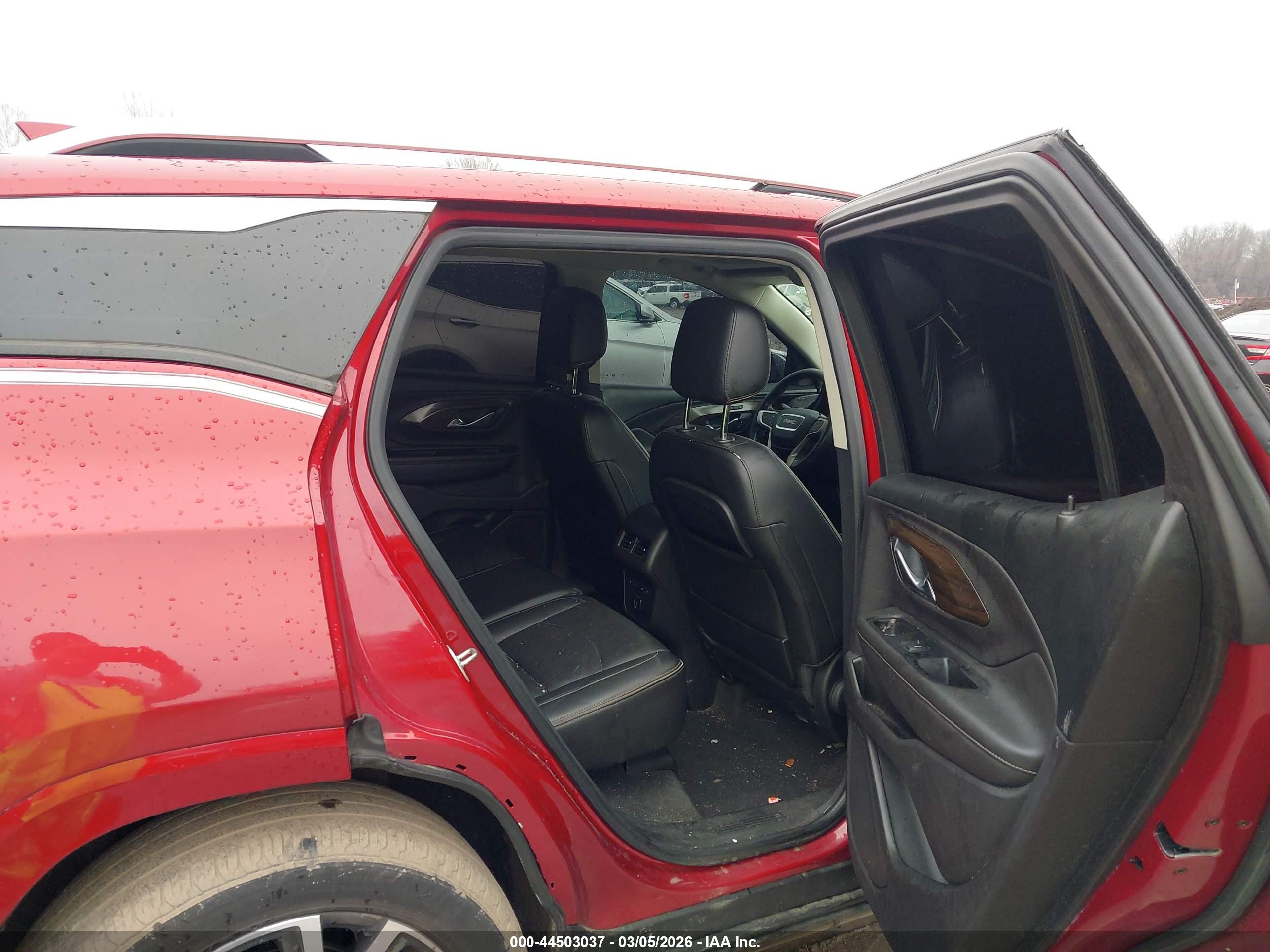 GMC TERRAIN image 8