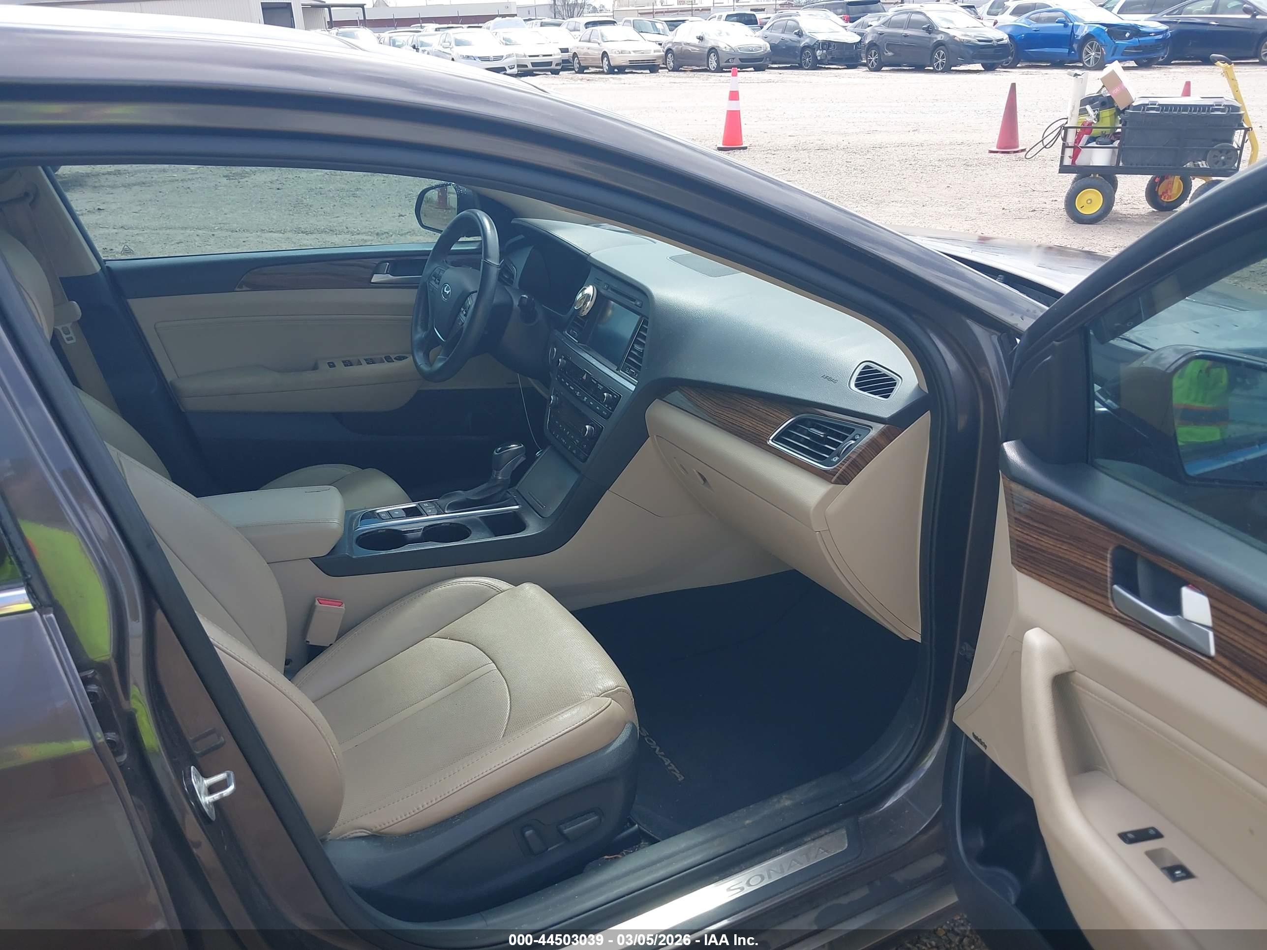 HYUNDAI SONATA image 5