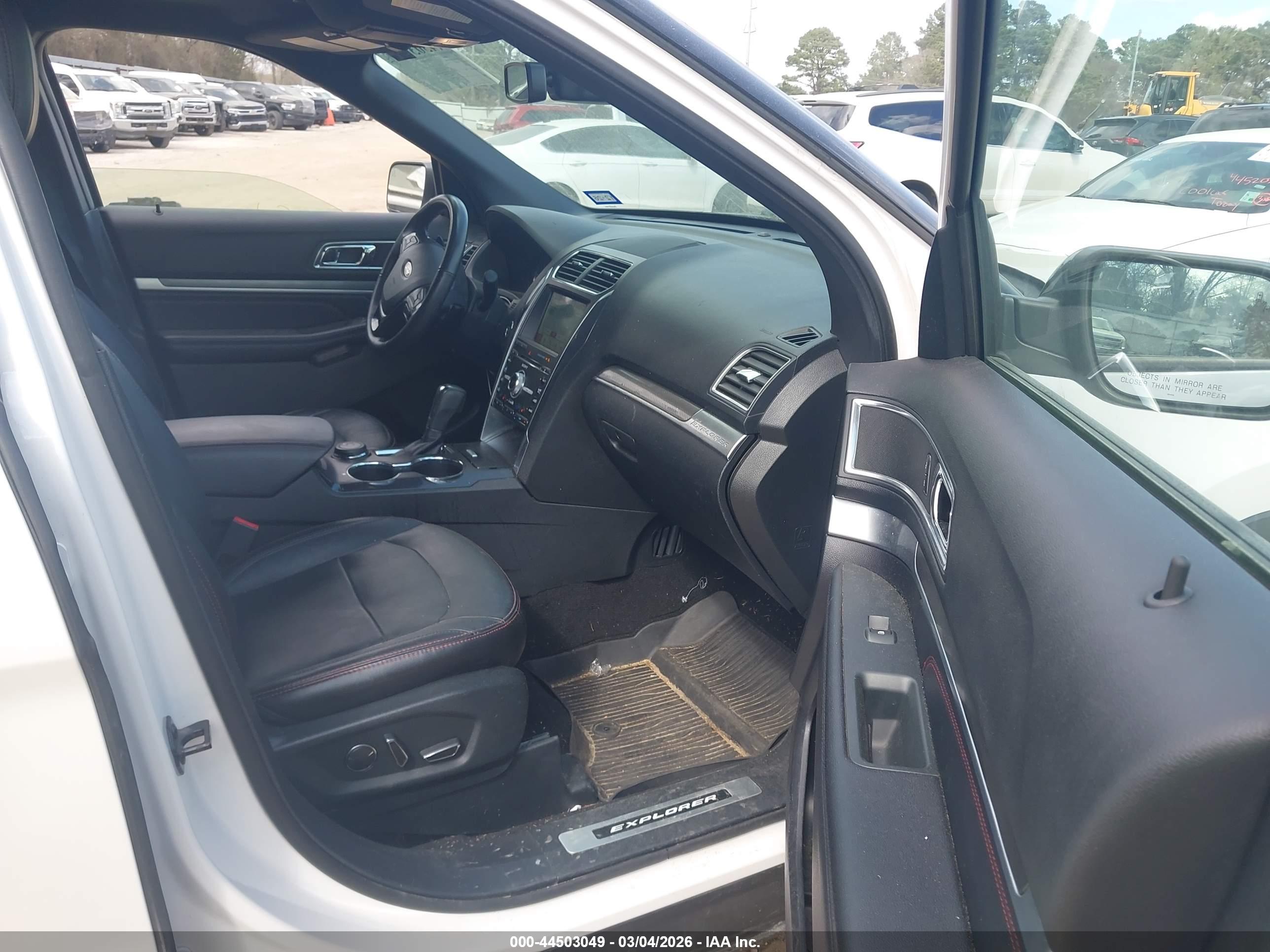 FORD EXPLORER image 5