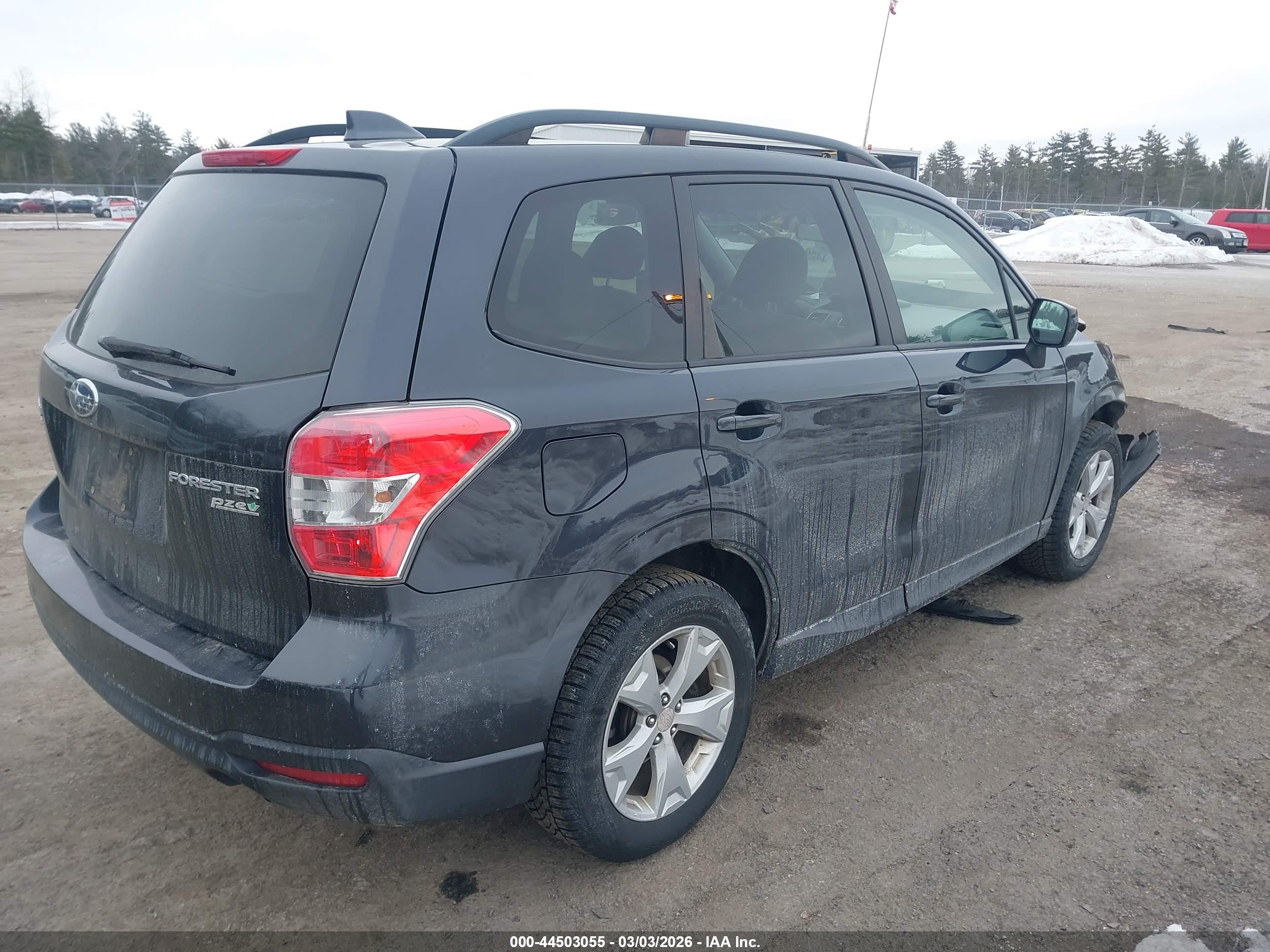 SUBARU FORESTER image 4