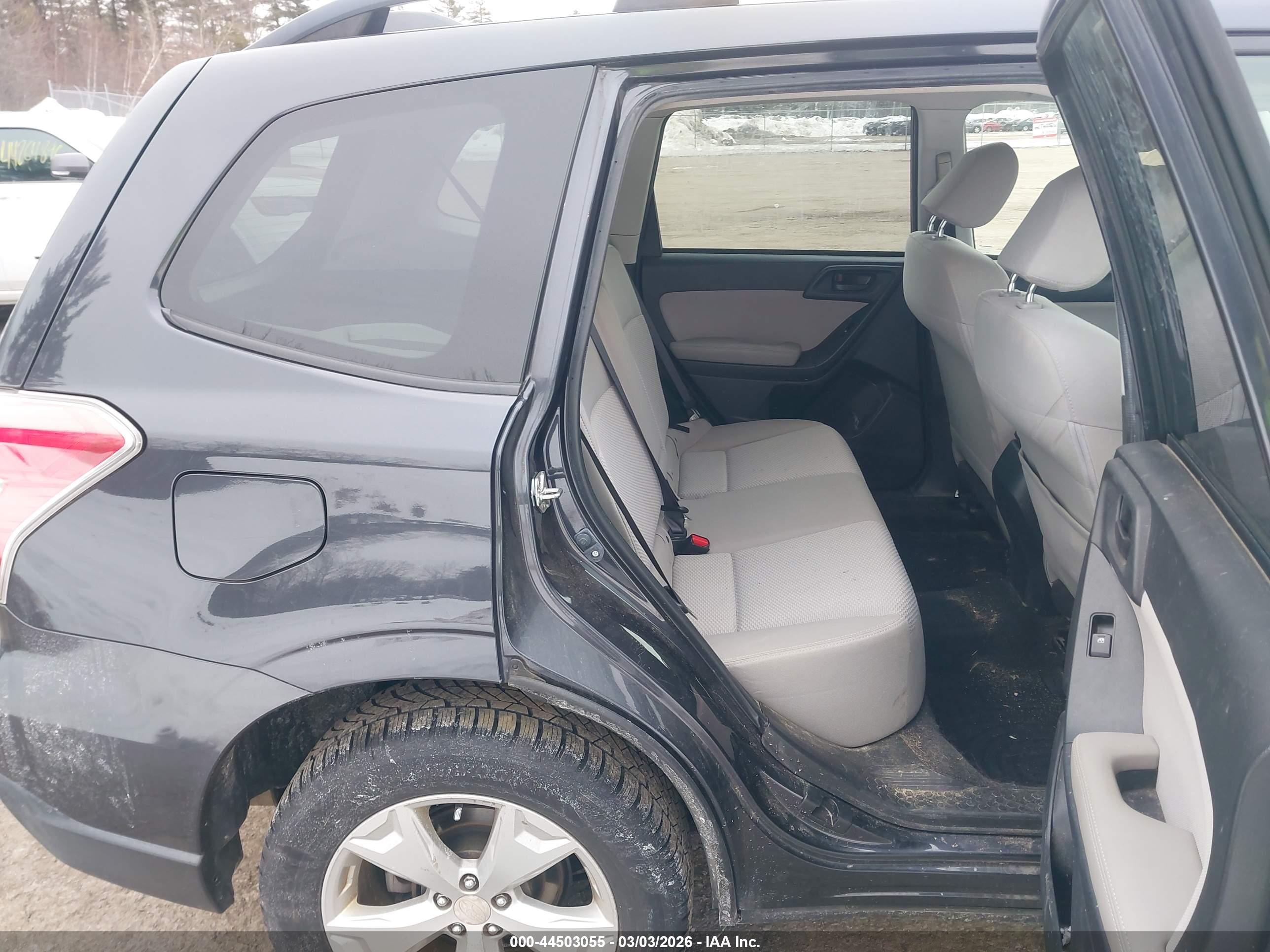 SUBARU FORESTER image 8