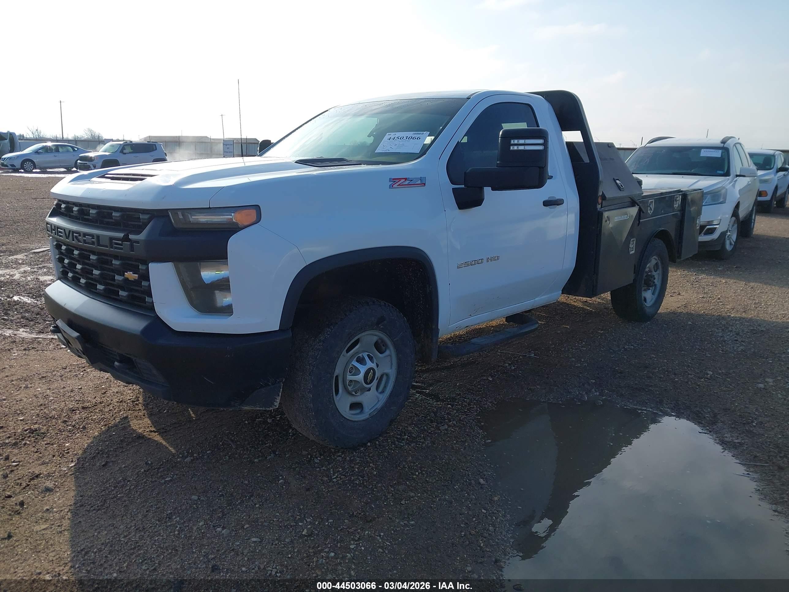 CHEVROLET SILVERADO image 2