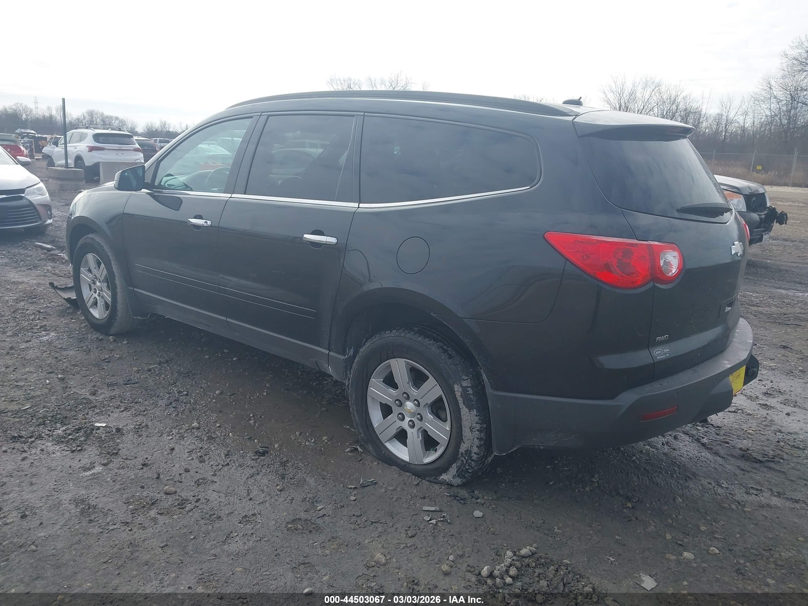 CHEVROLET TRAVERSE image 3