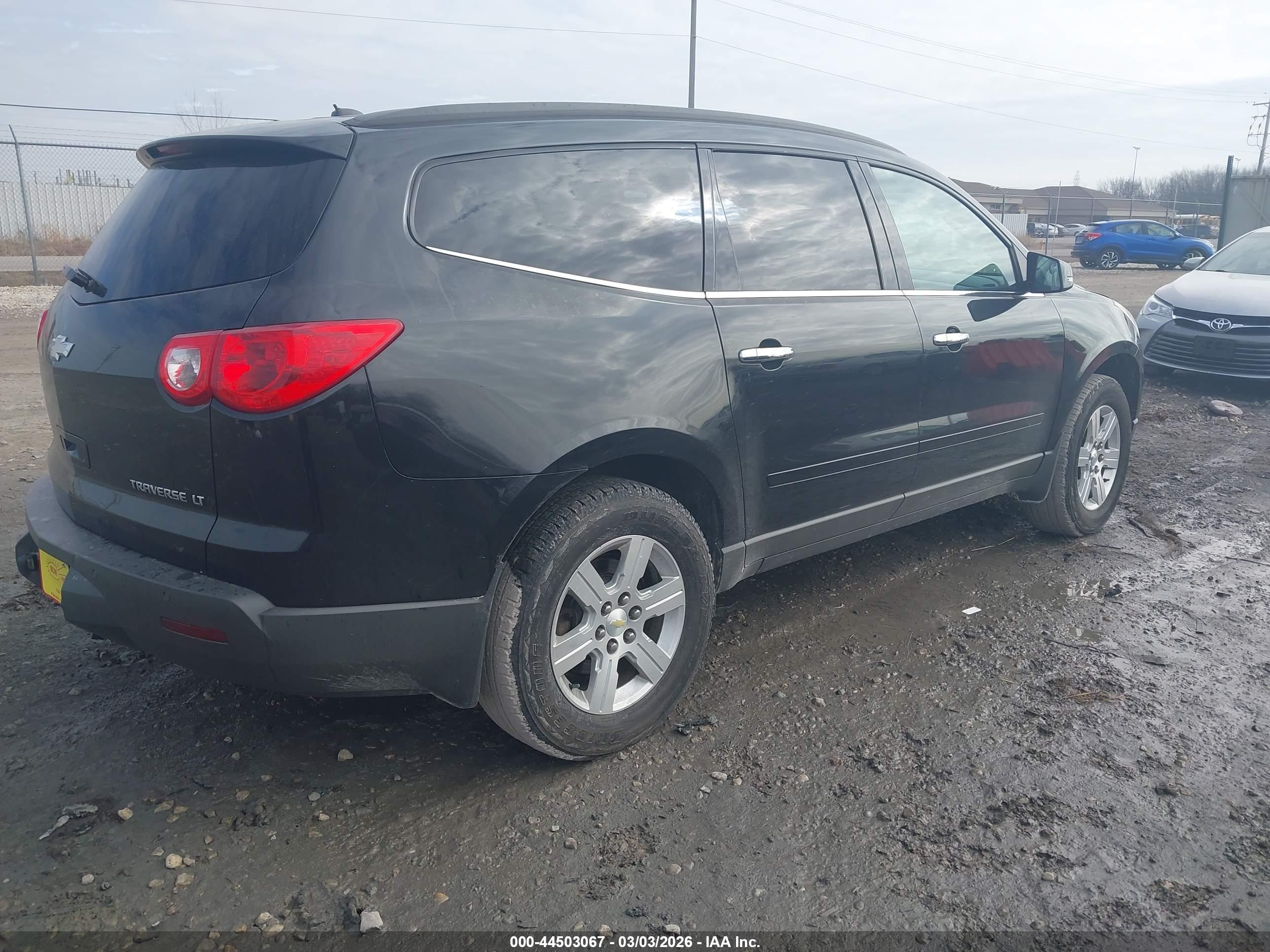 CHEVROLET TRAVERSE image 4