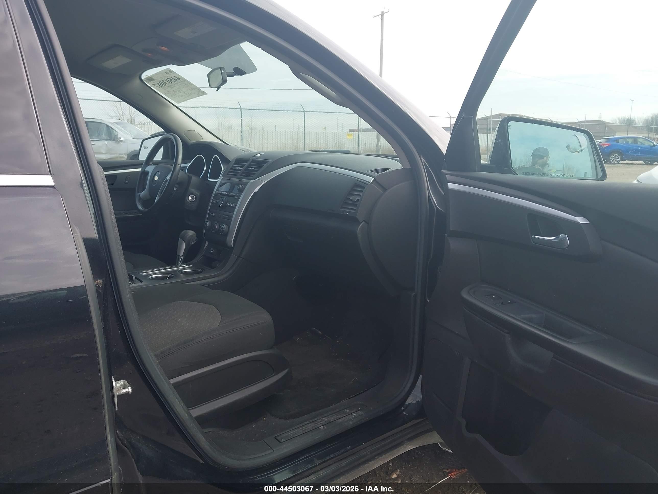 CHEVROLET TRAVERSE image 5