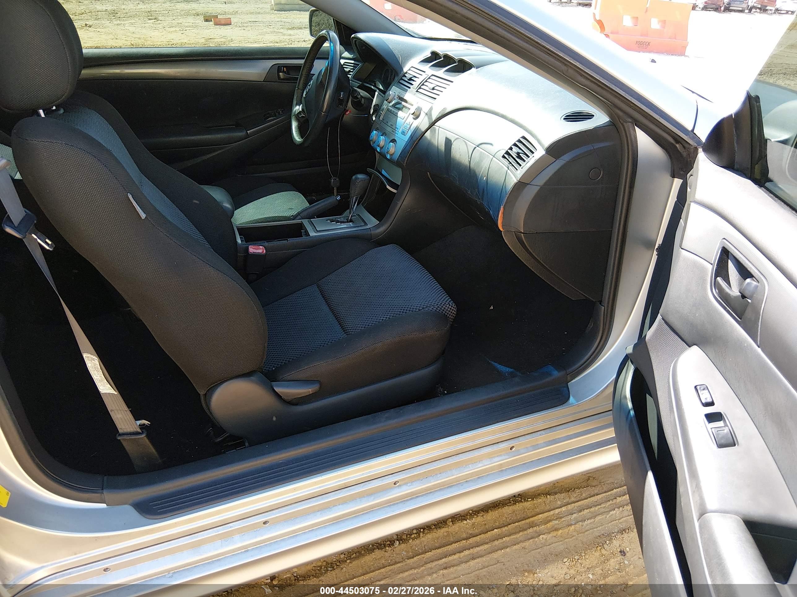 TOYOTA CAMRY image 5