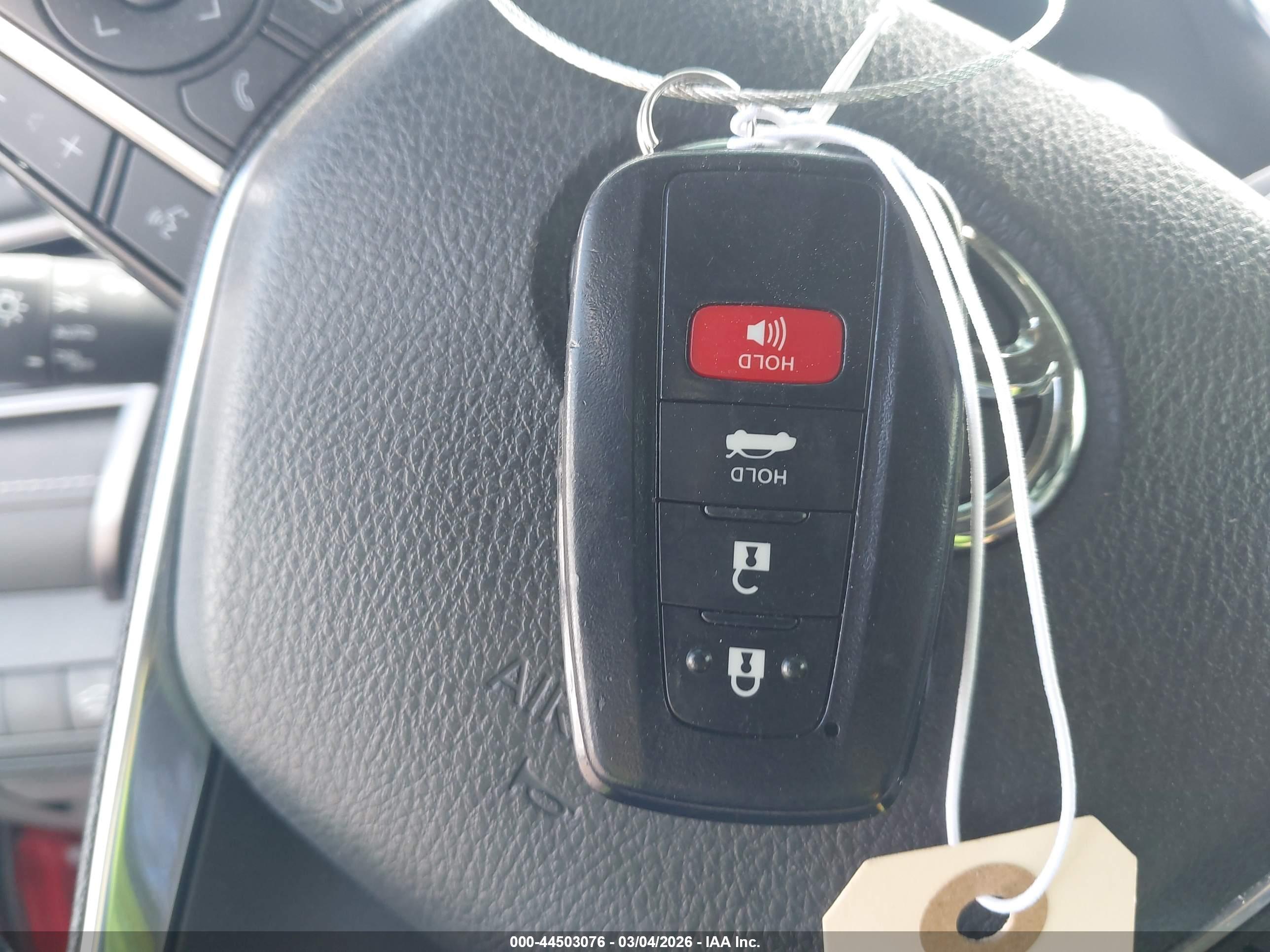 TOYOTA CAMRY image 11