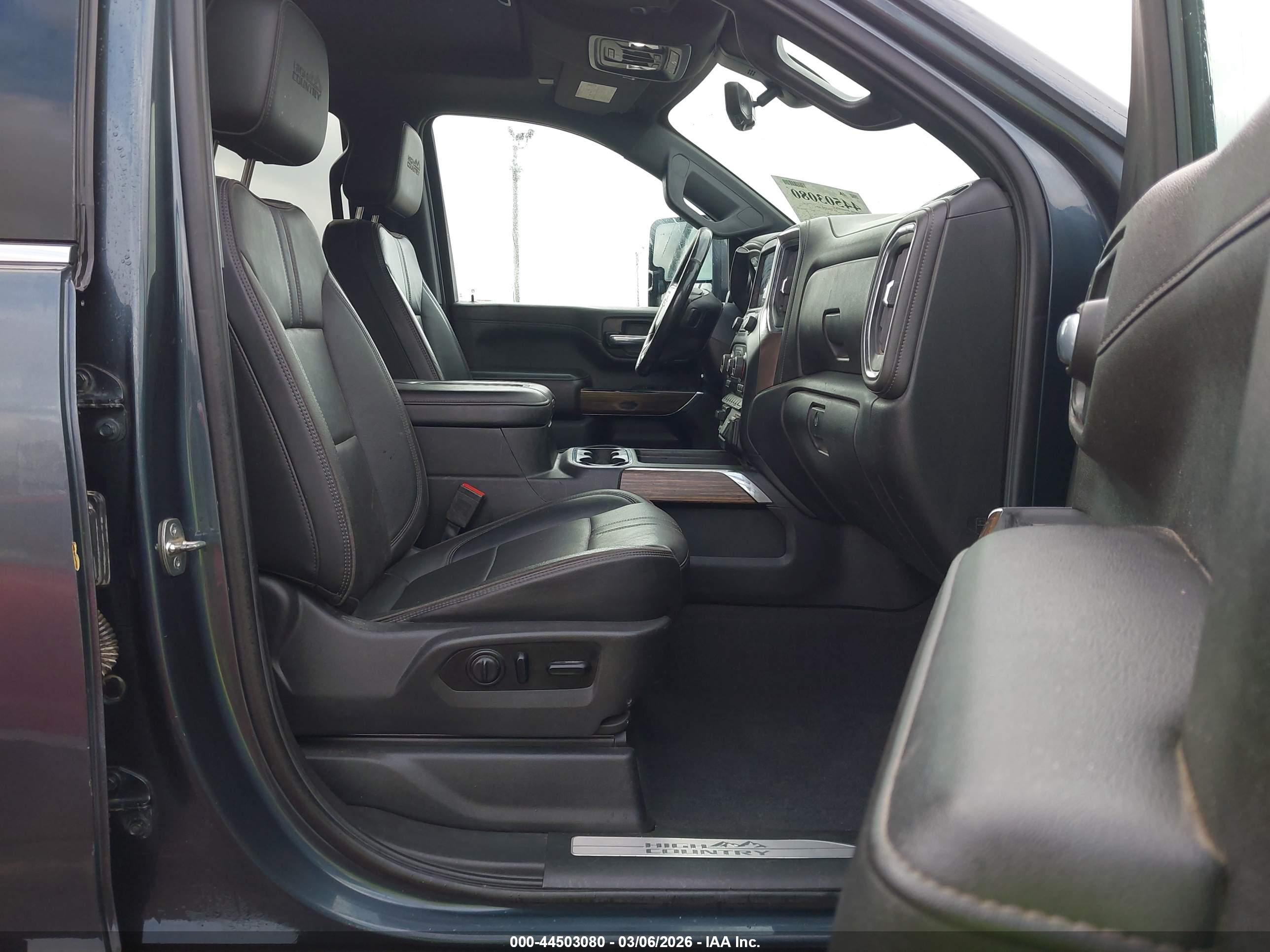 CHEVROLET SILVERADO image 8