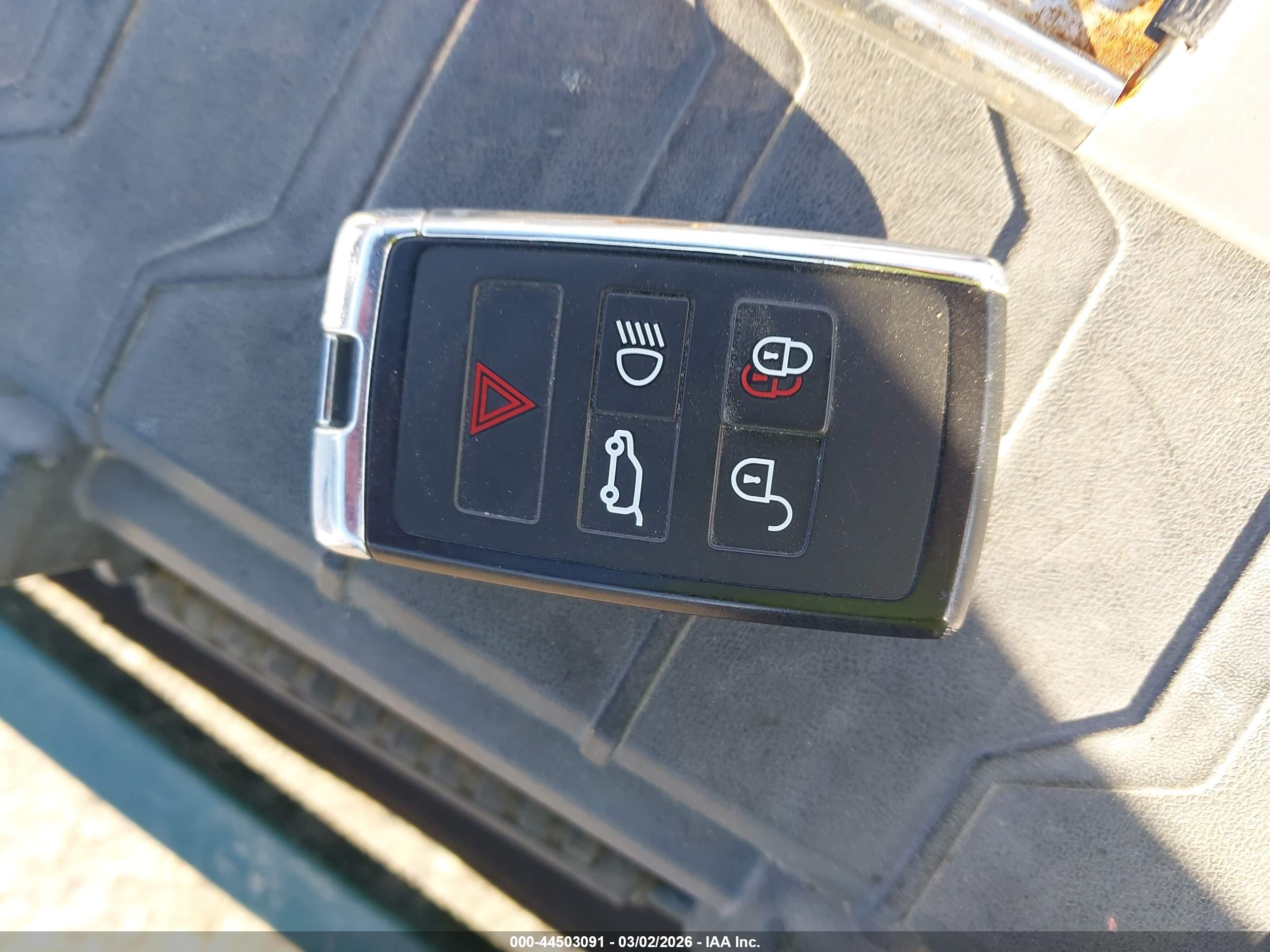 LAND ROVER image 11