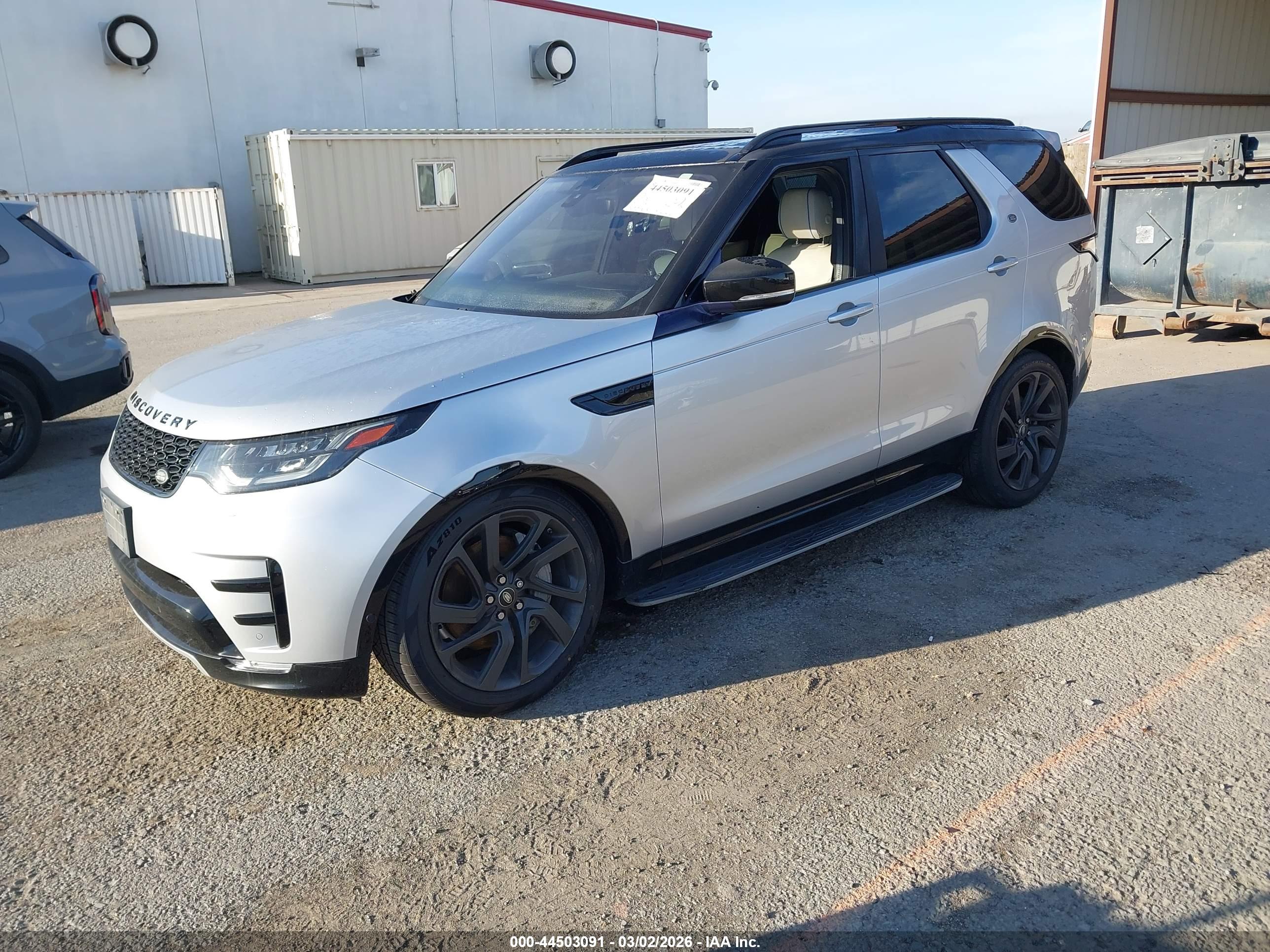 LAND ROVER image 2