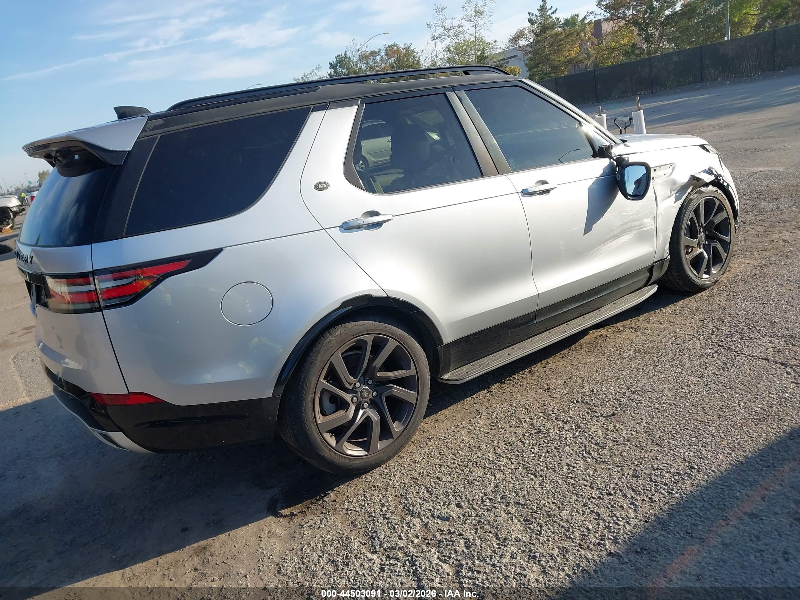 LAND ROVER image 4