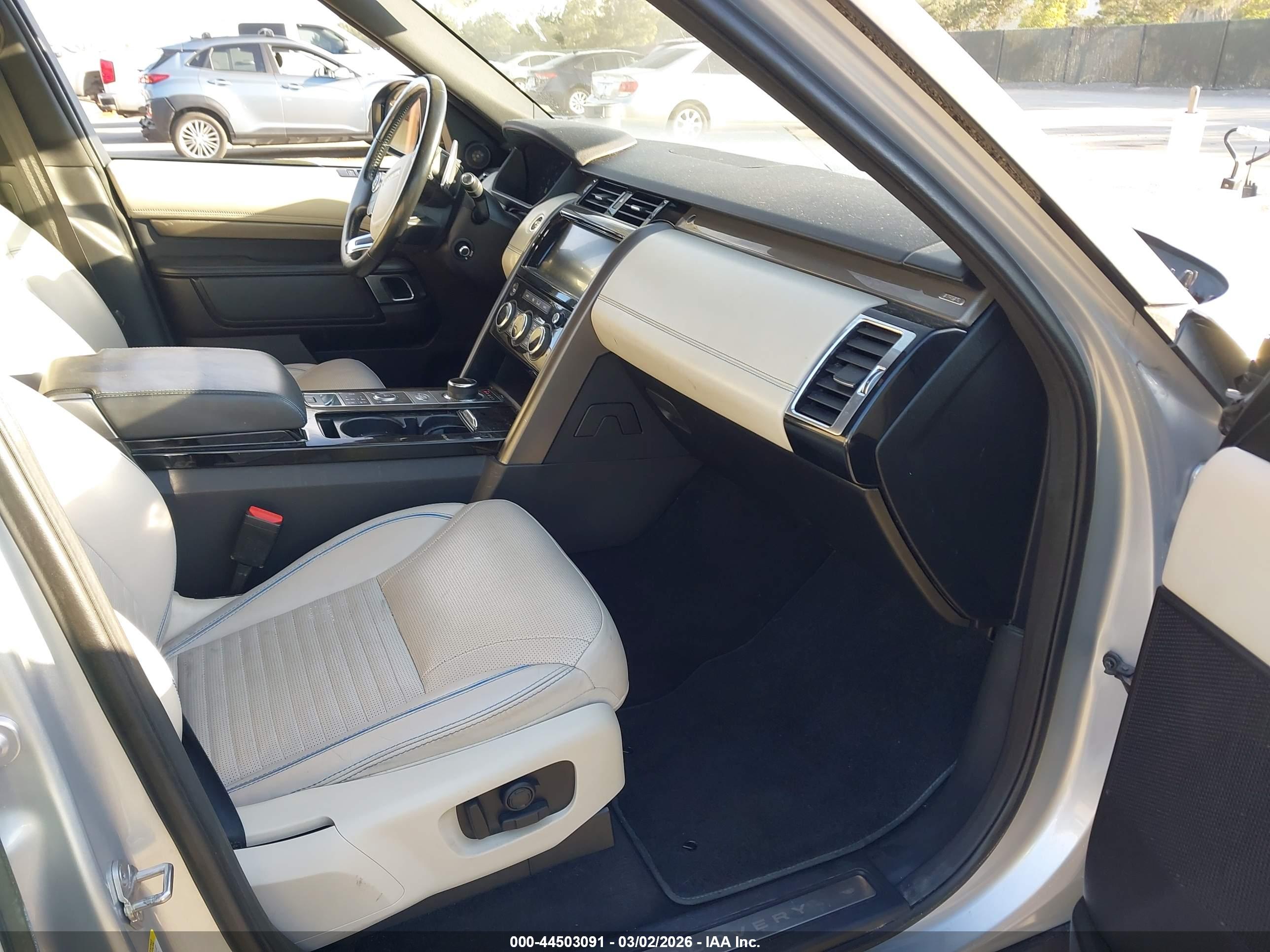 LAND ROVER image 5