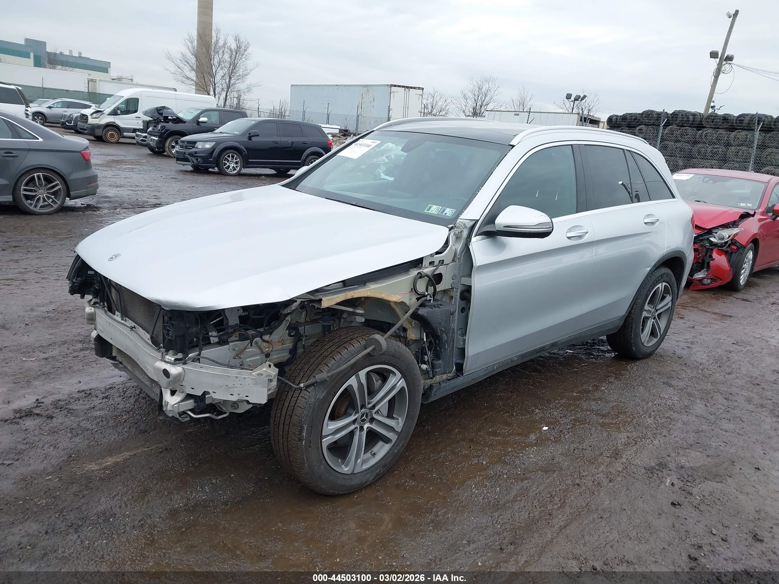 MERCEDES-BENZ GLC image 2
