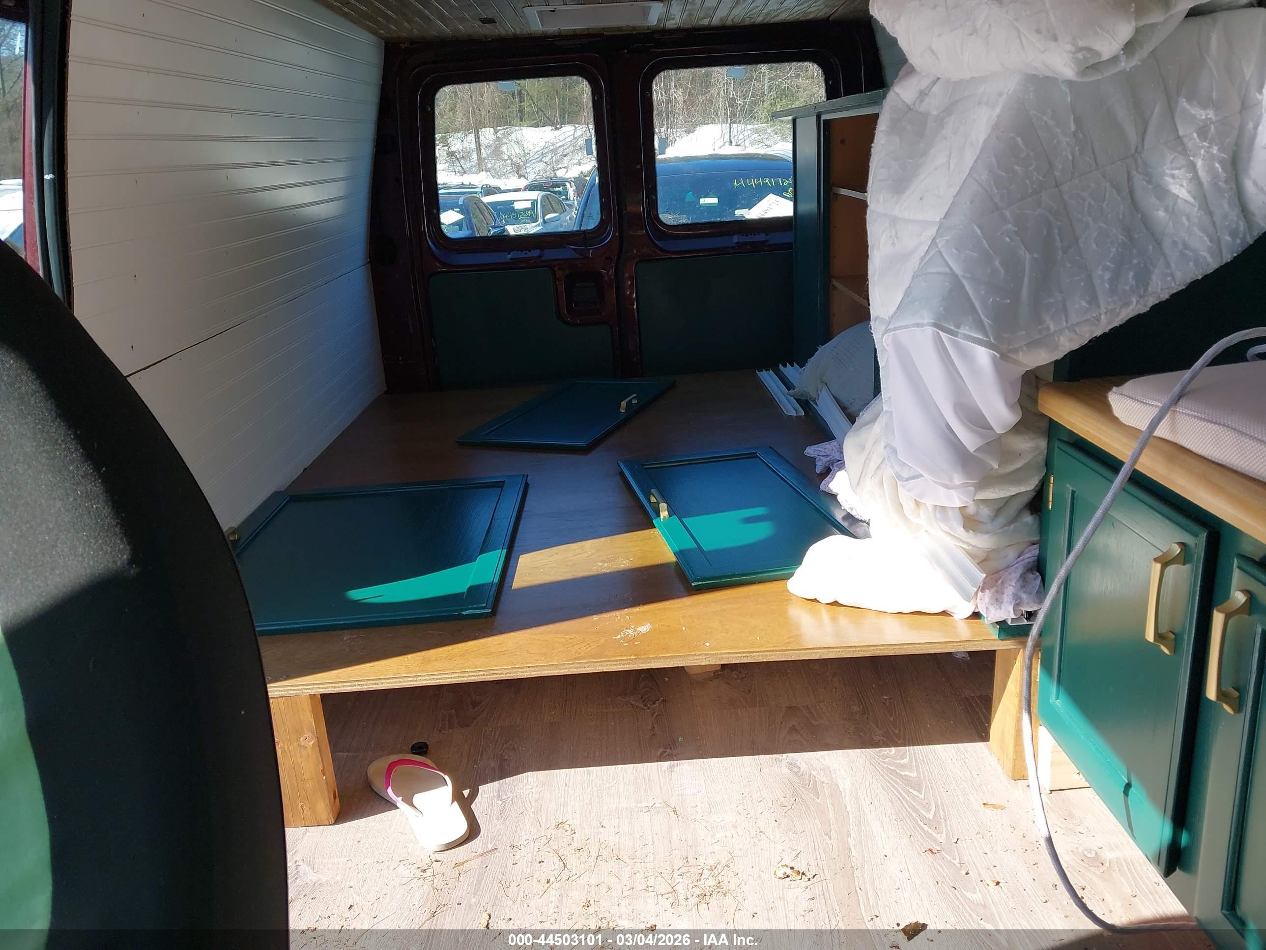 FORD E-150 image 8