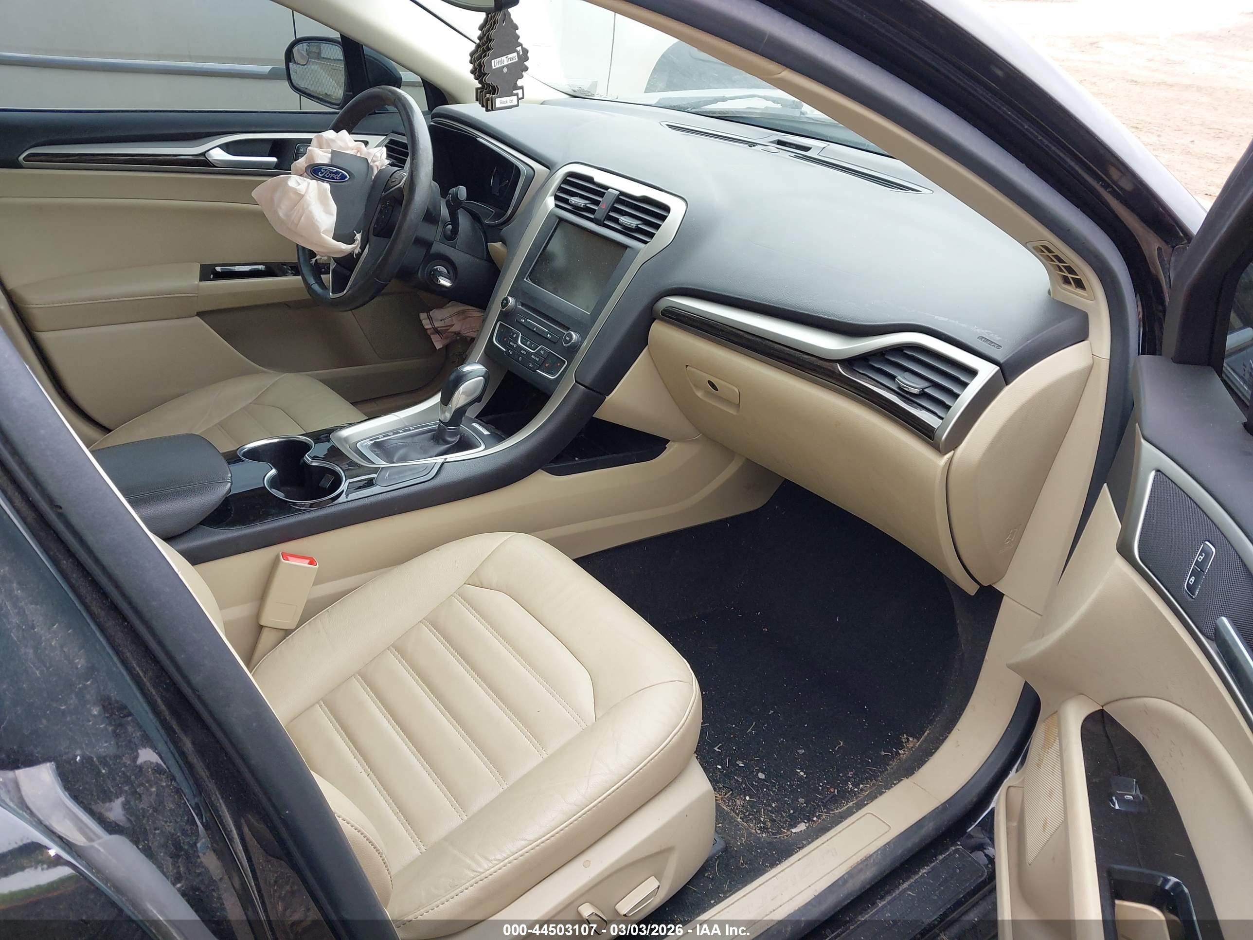 FORD FUSION image 5