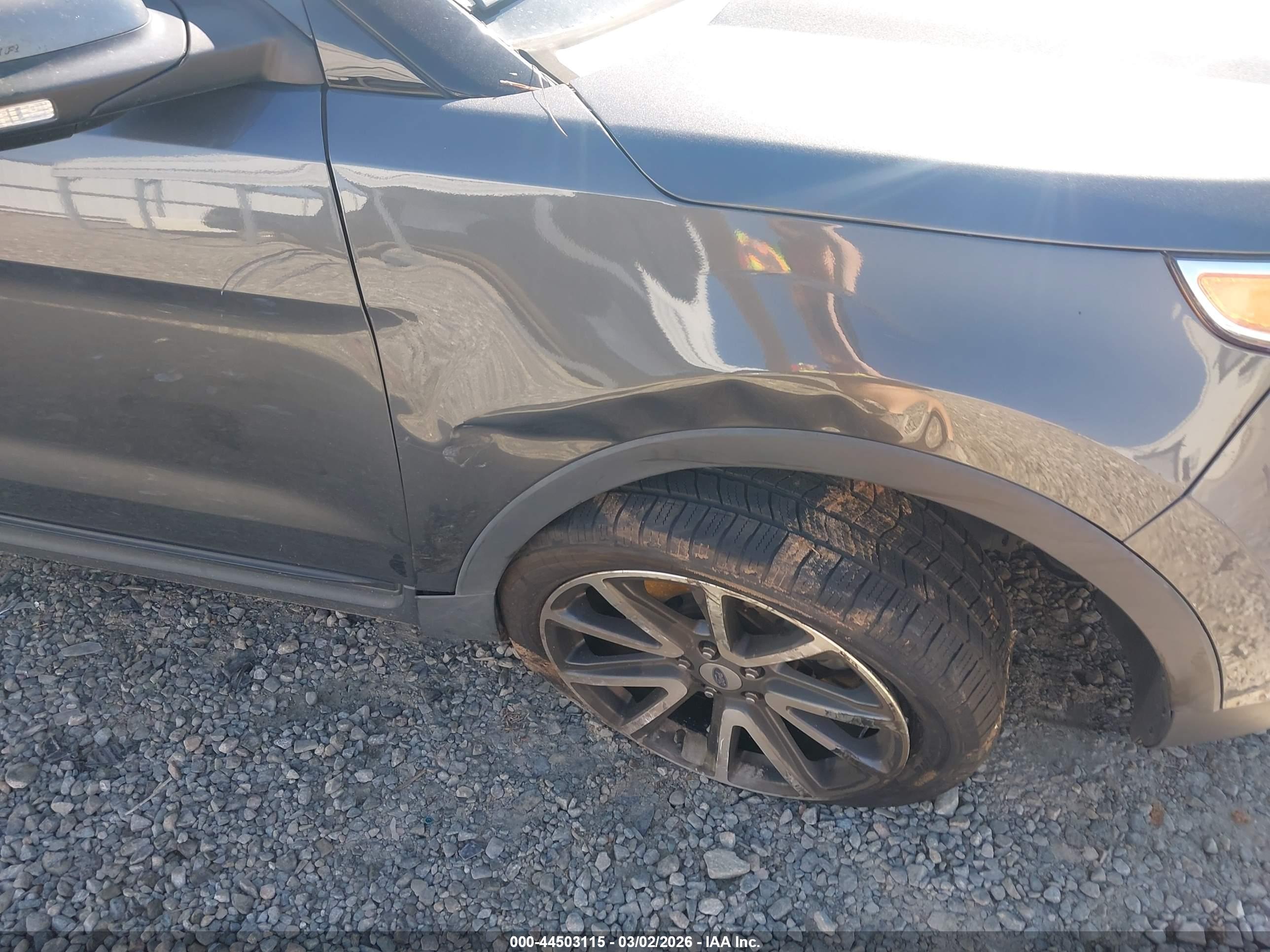 FORD EXPLORER image 6