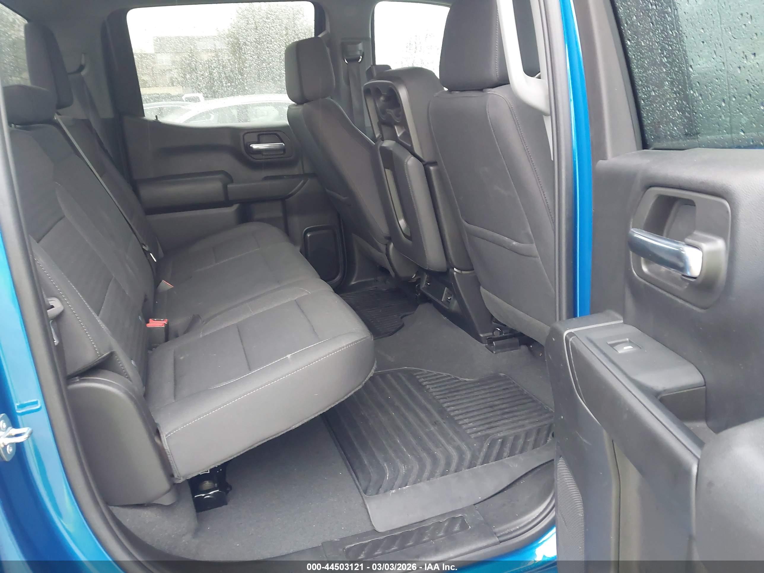 CHEVROLET SILVERADO image 8