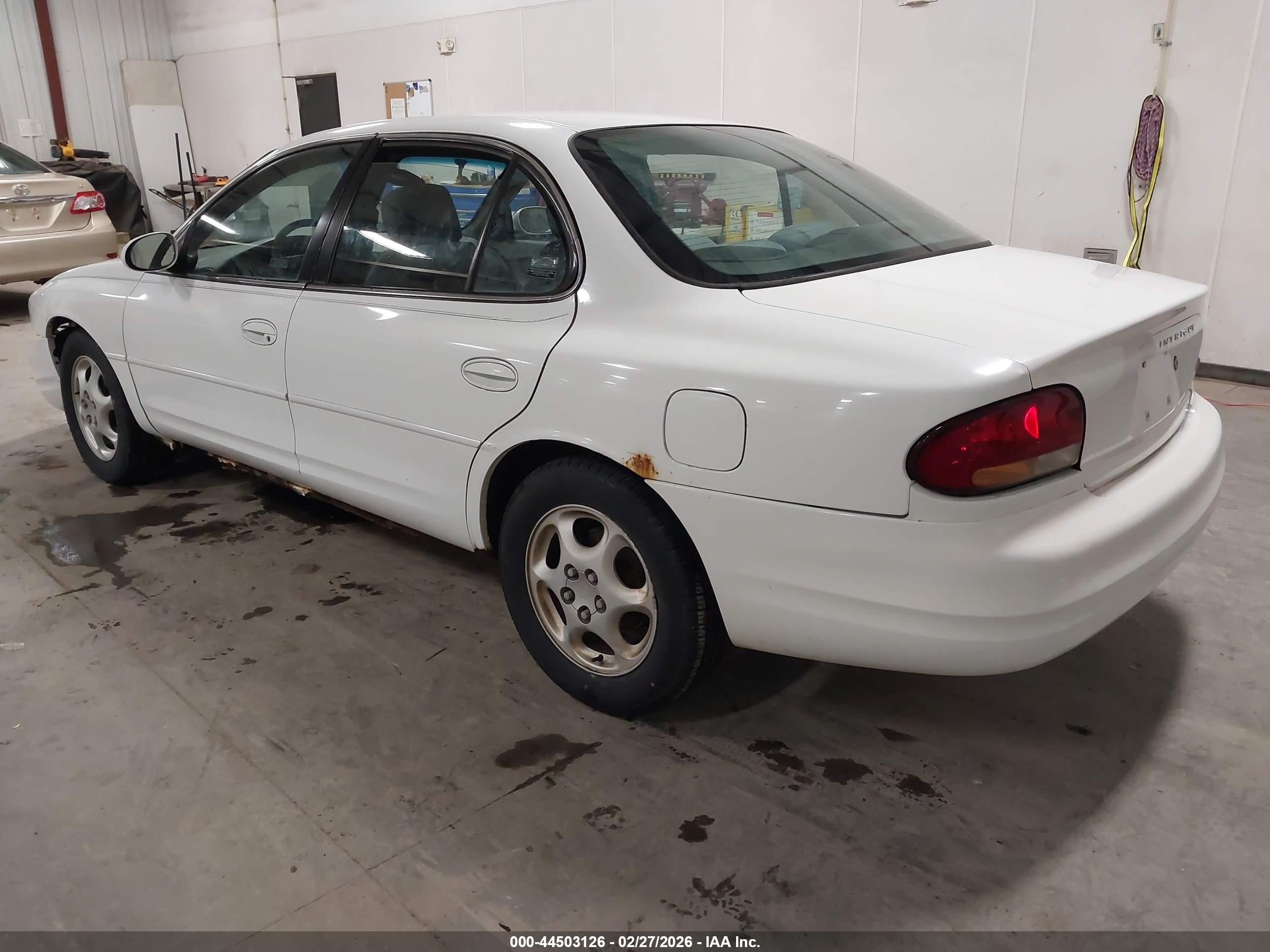 OLDSMOBILE INTRIGUE image 3