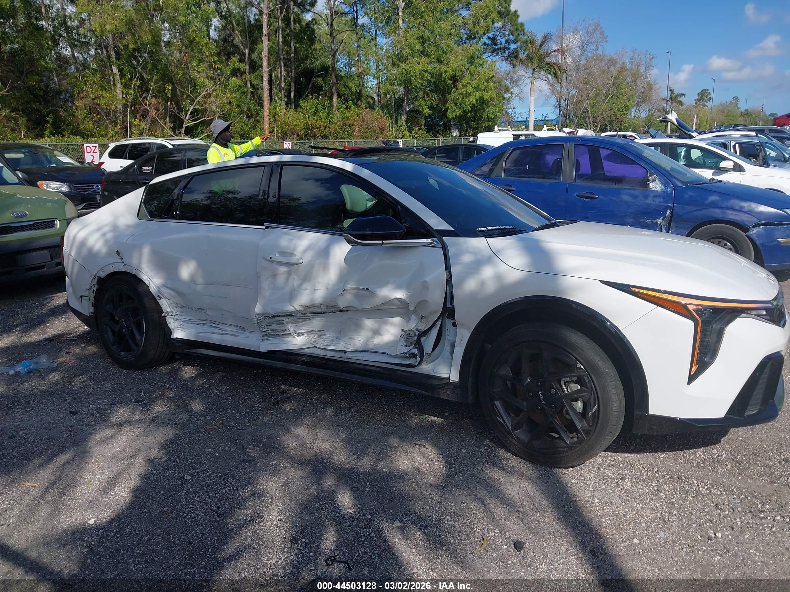 KIA K4 image 6