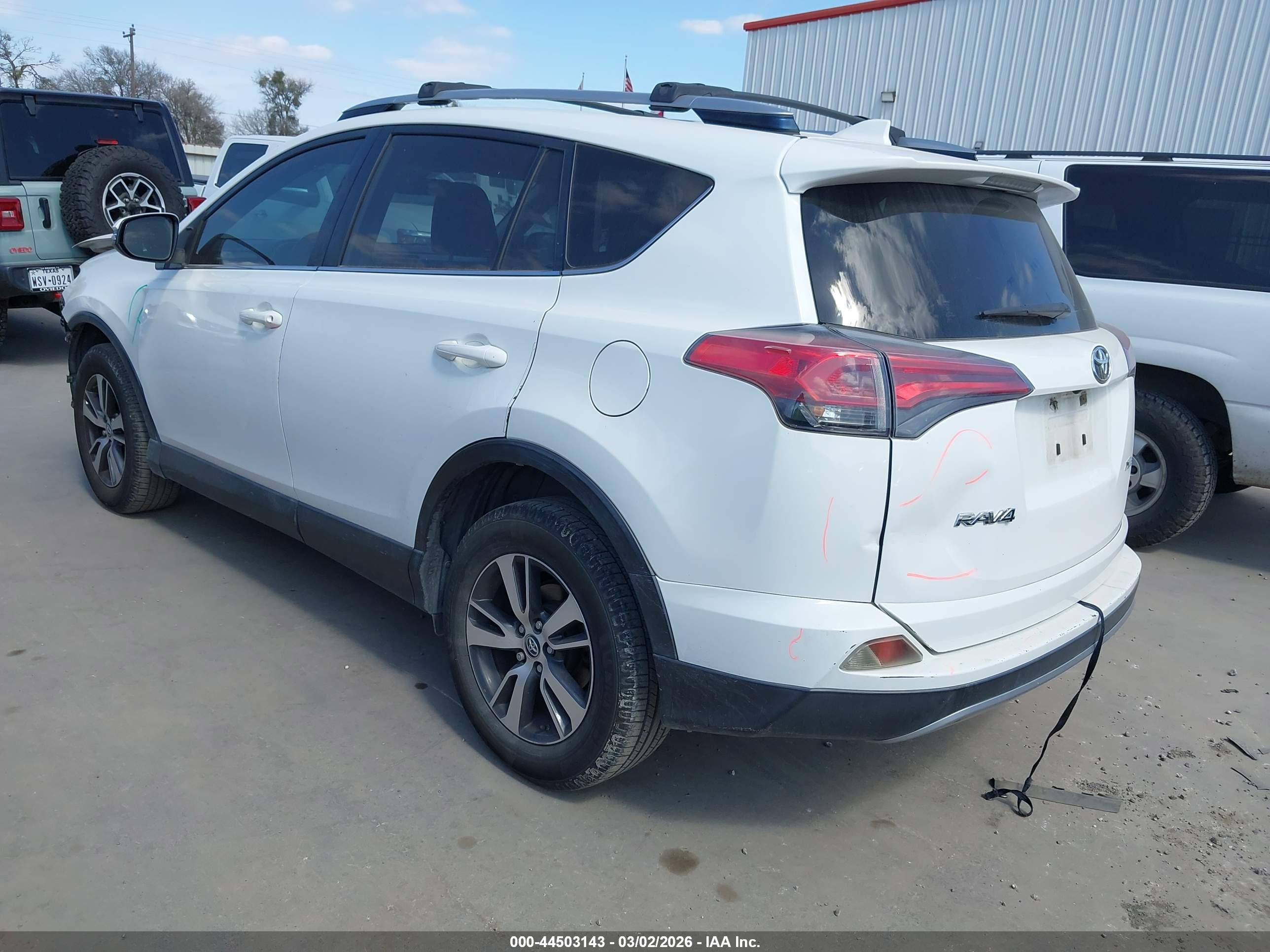 TOYOTA RAV4 image 3