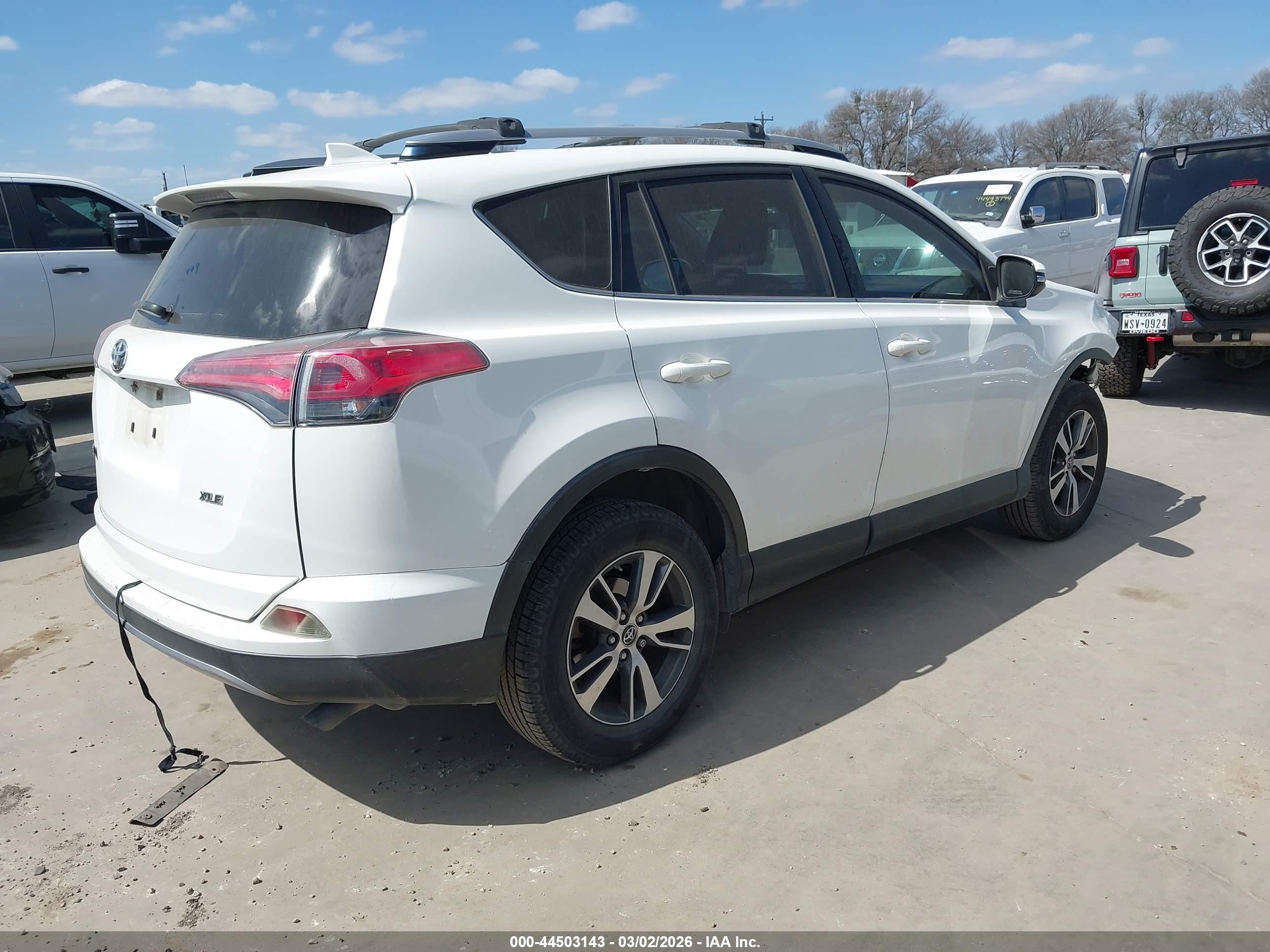 TOYOTA RAV4 image 4