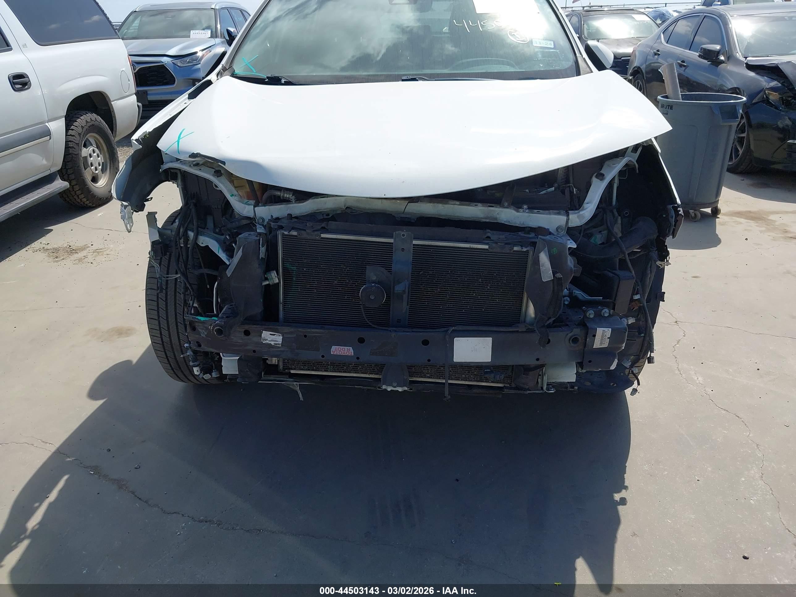 TOYOTA RAV4 image 6
