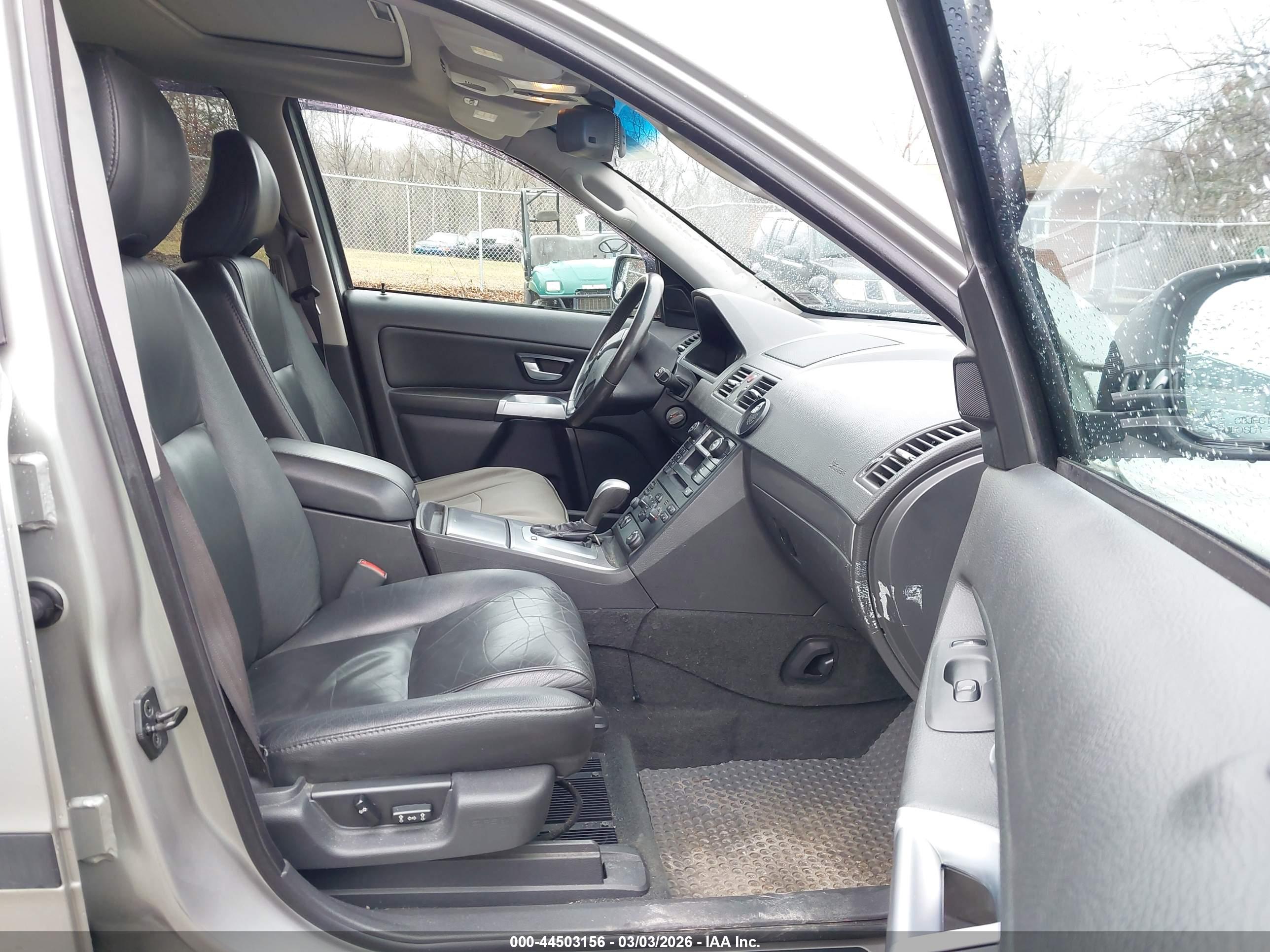 VOLVO XC90 image 5