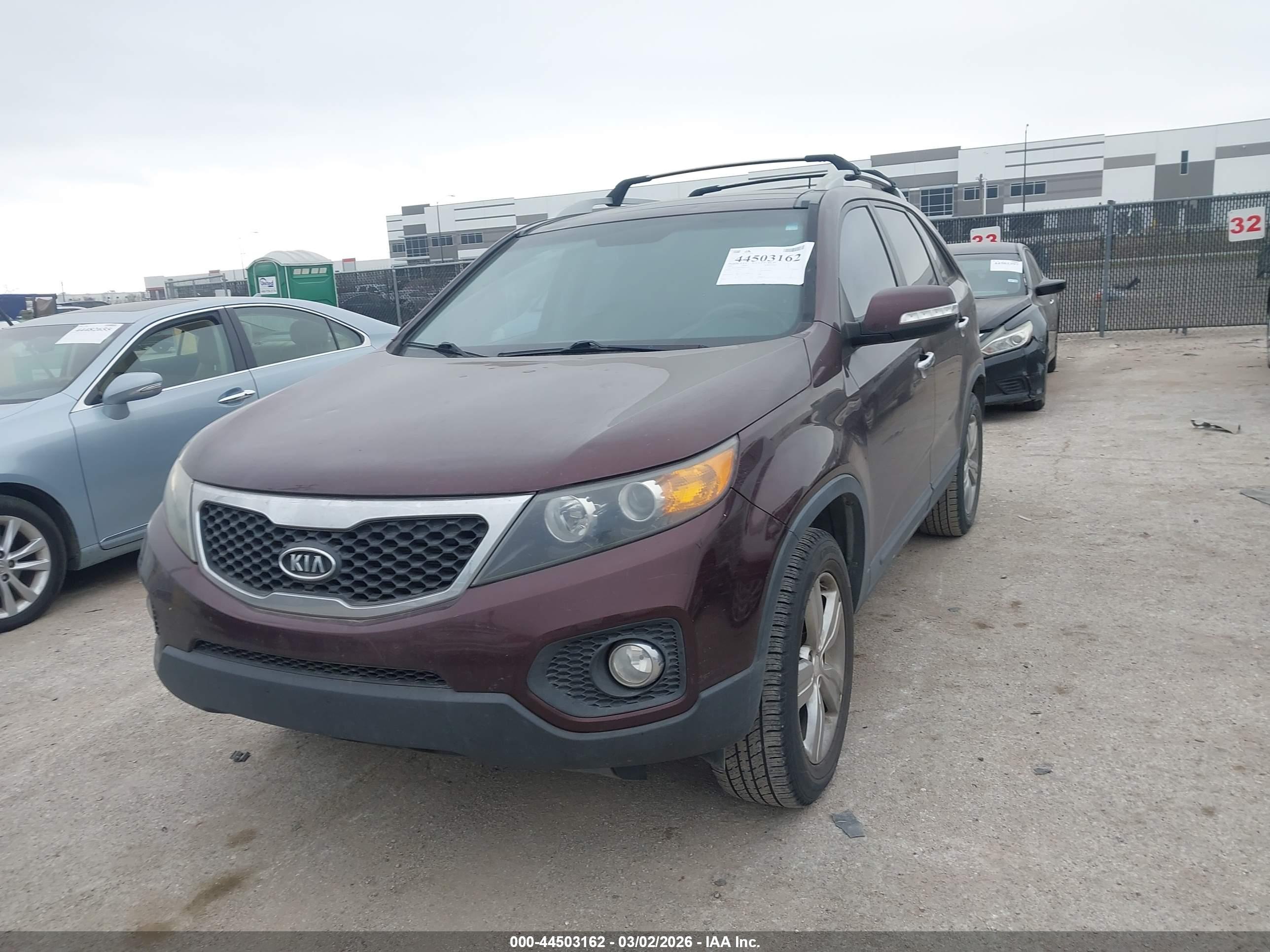 KIA SORENTO image 2