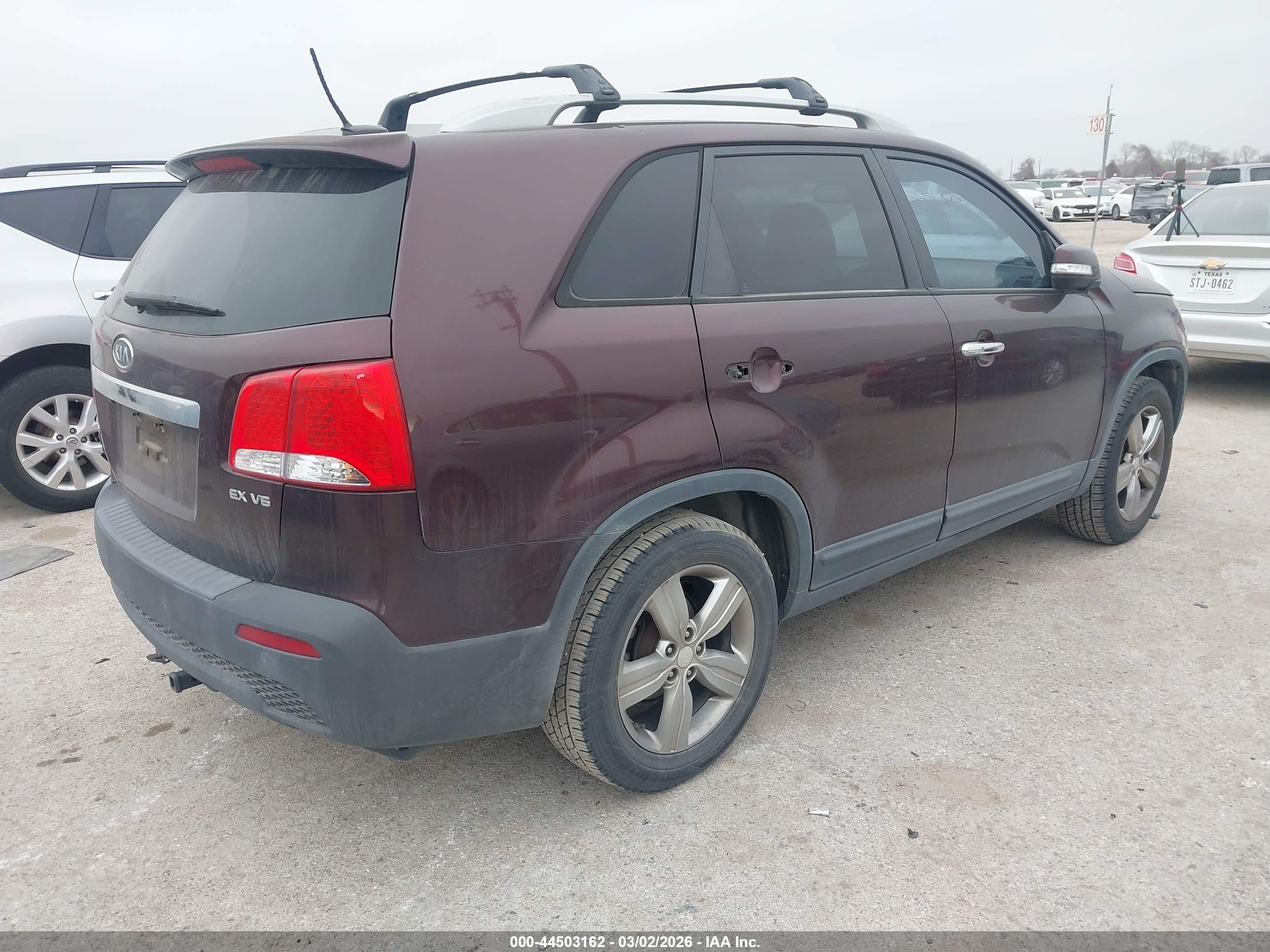 KIA SORENTO image 4