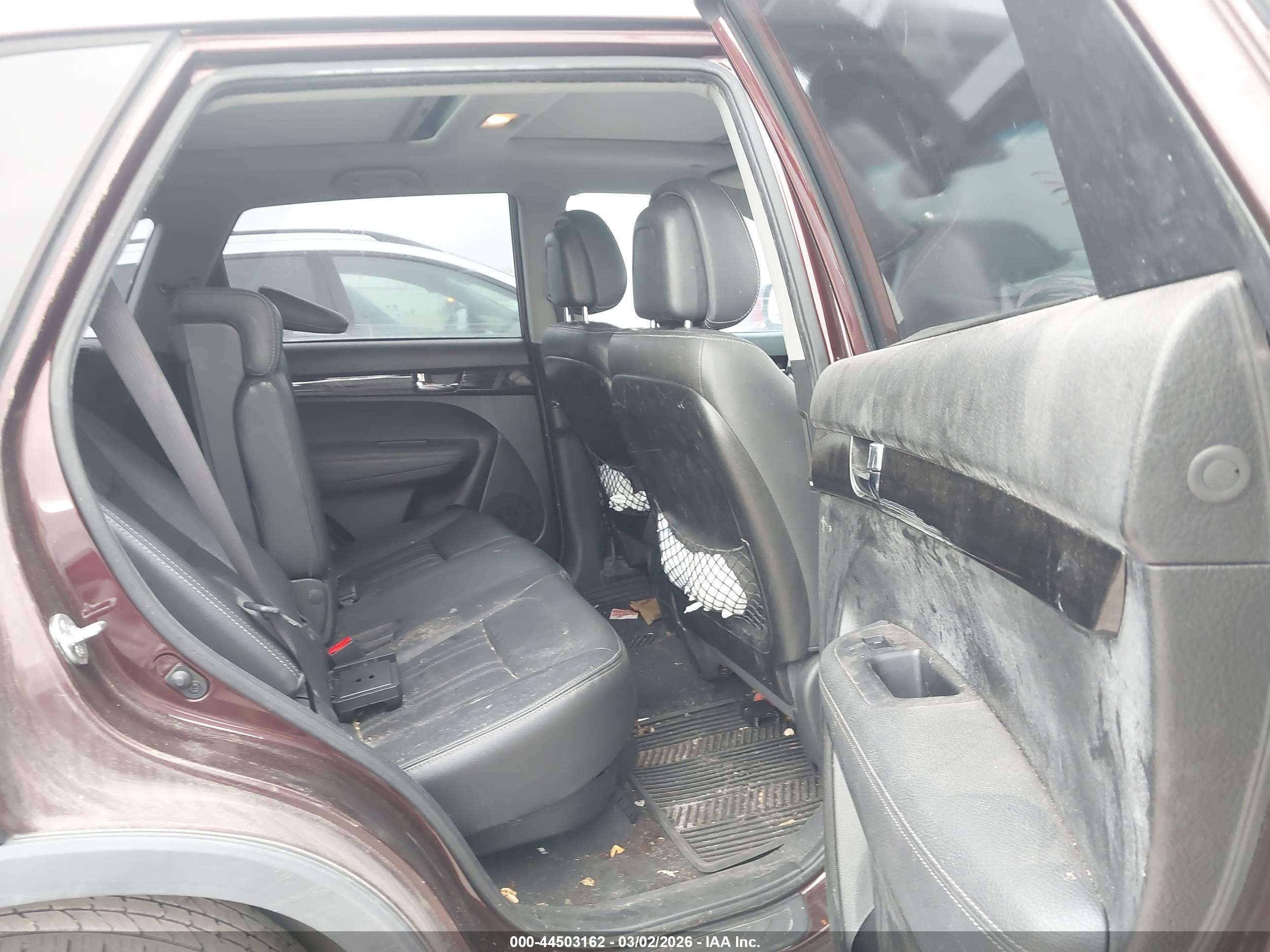 KIA SORENTO image 8