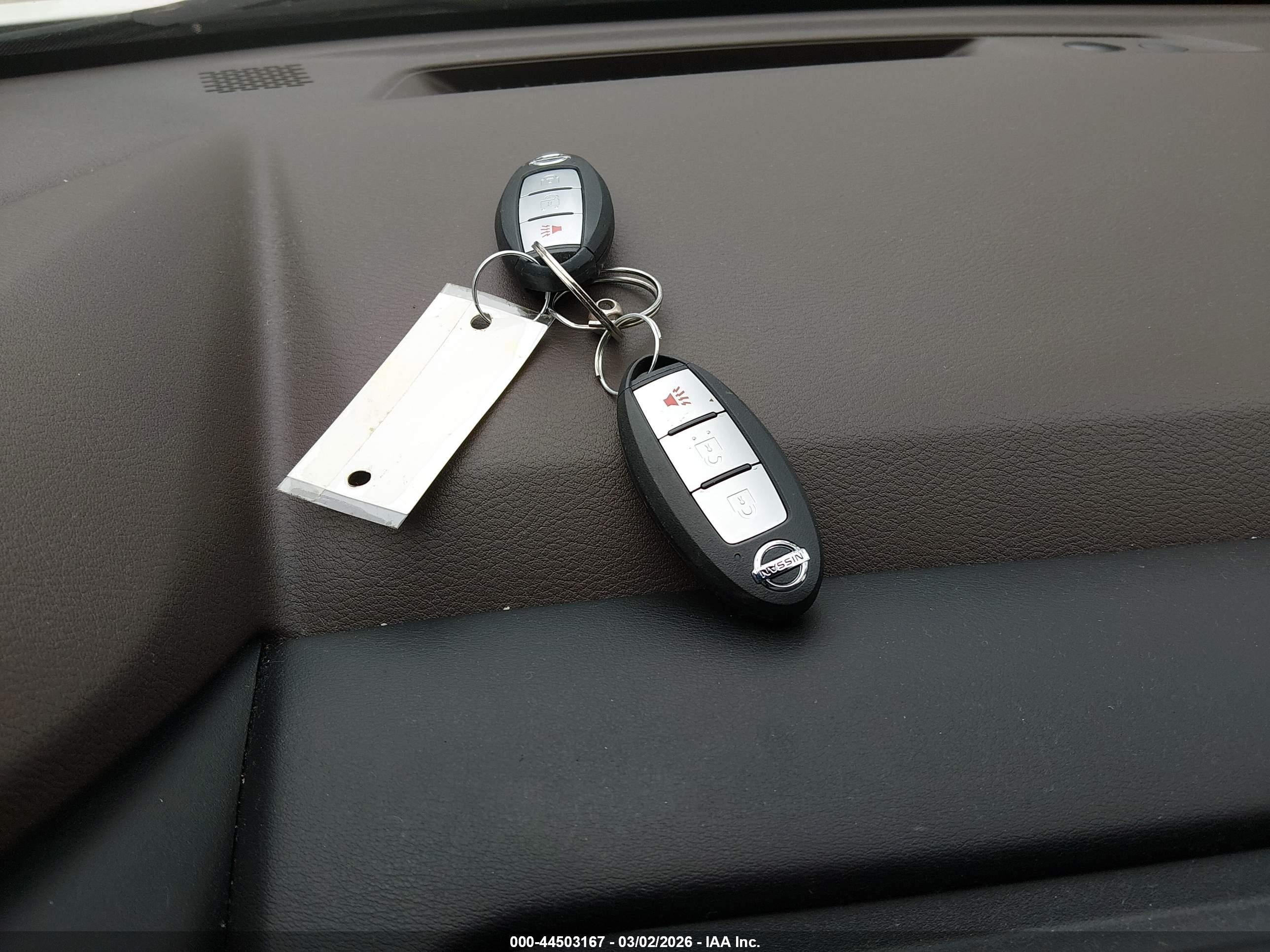 NISSAN ROGUE image 11