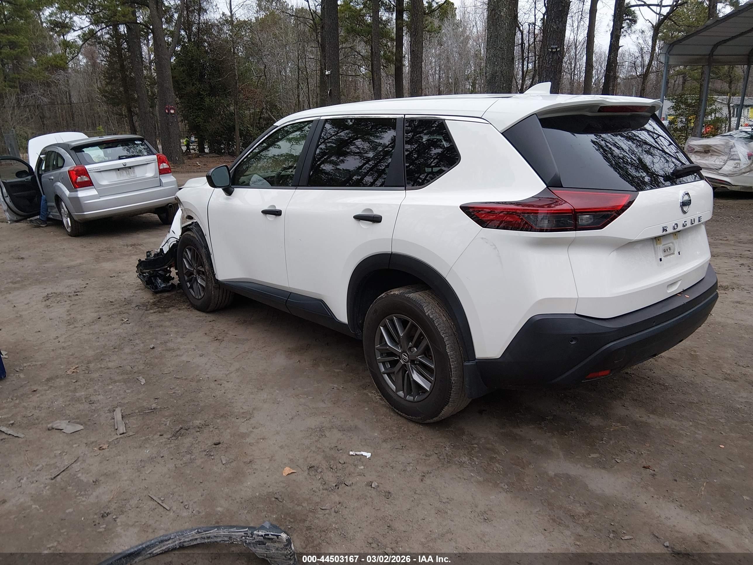 NISSAN ROGUE image 3