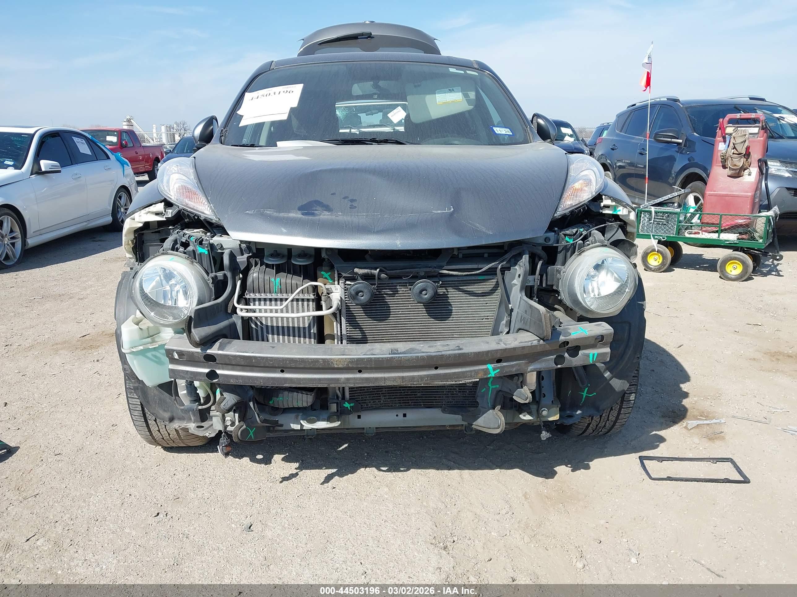 NISSAN JUKE image 6