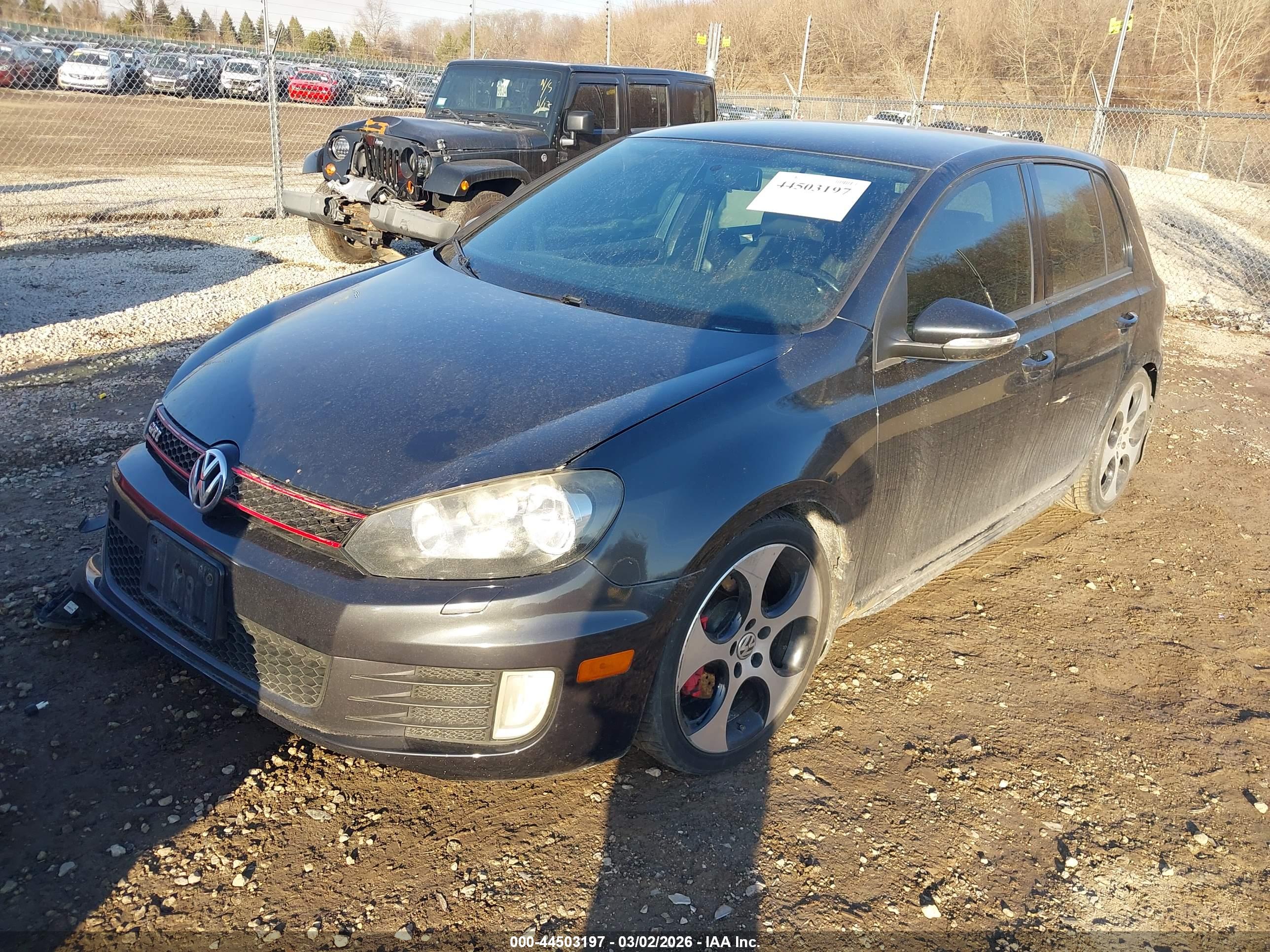 VOLKSWAGEN GTI image 2