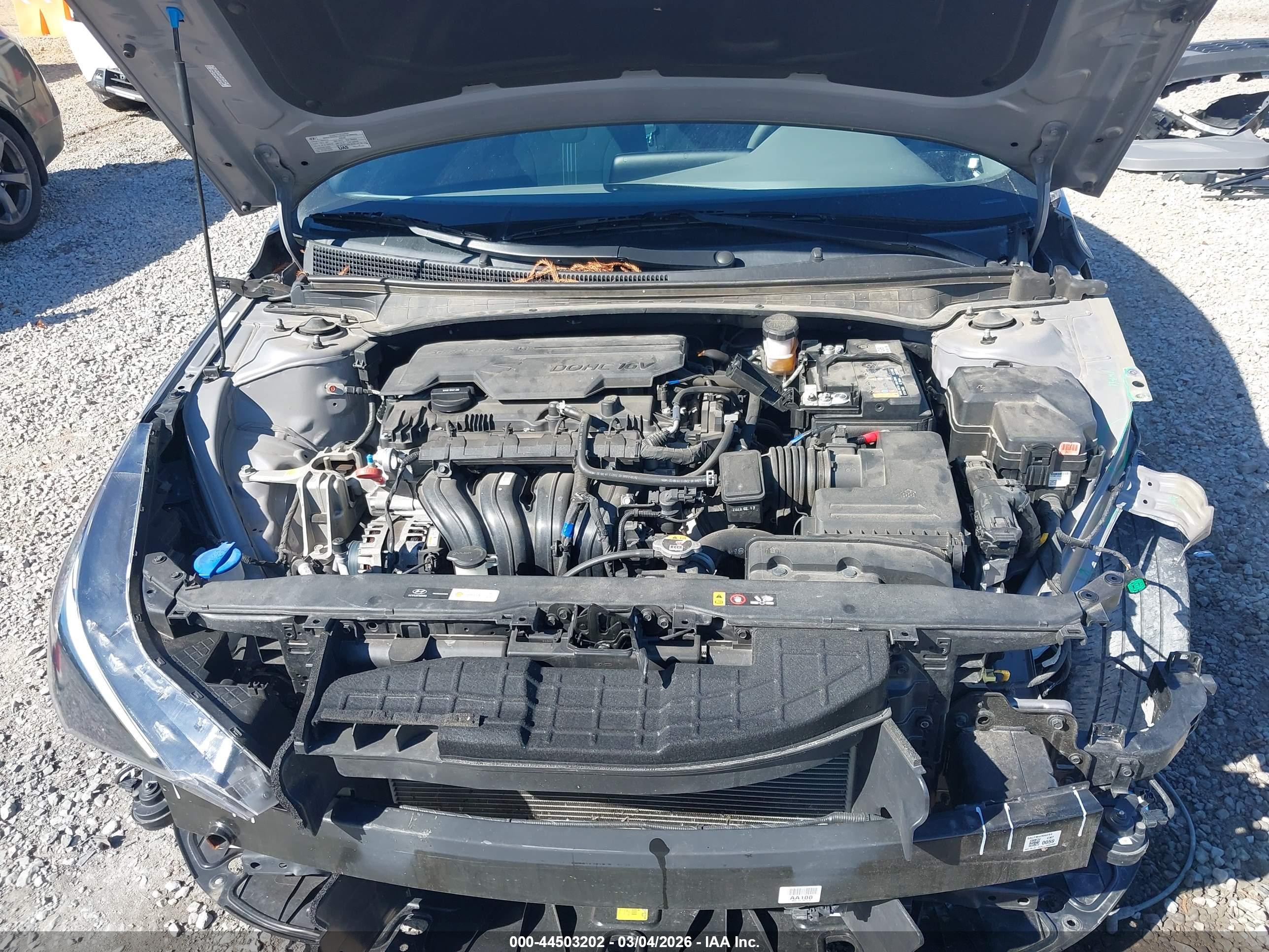 HYUNDAI ELANTRA image 10