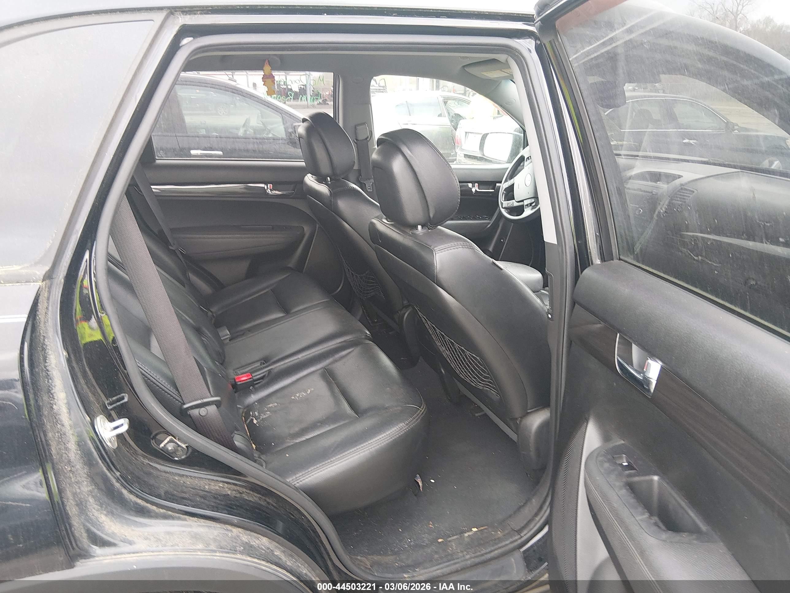 KIA SORENTO image 8
