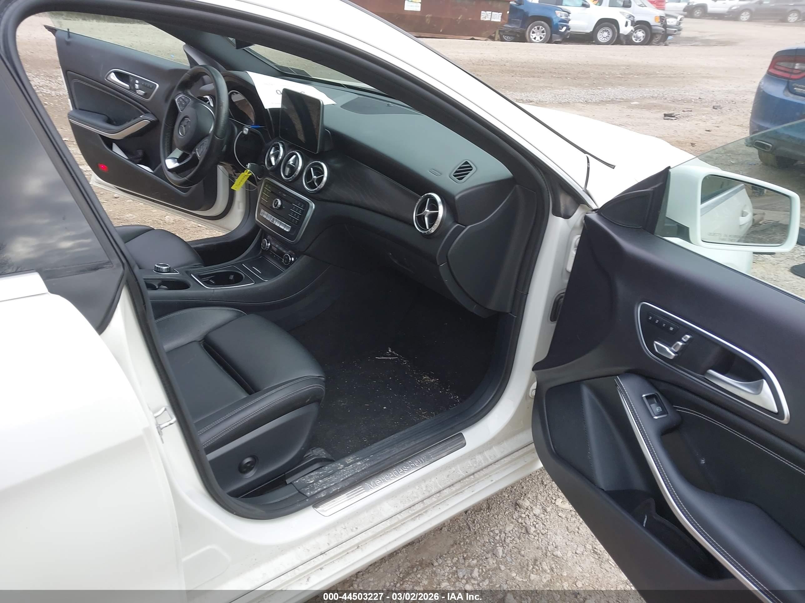 MERCEDES-BENZ CLA image 5