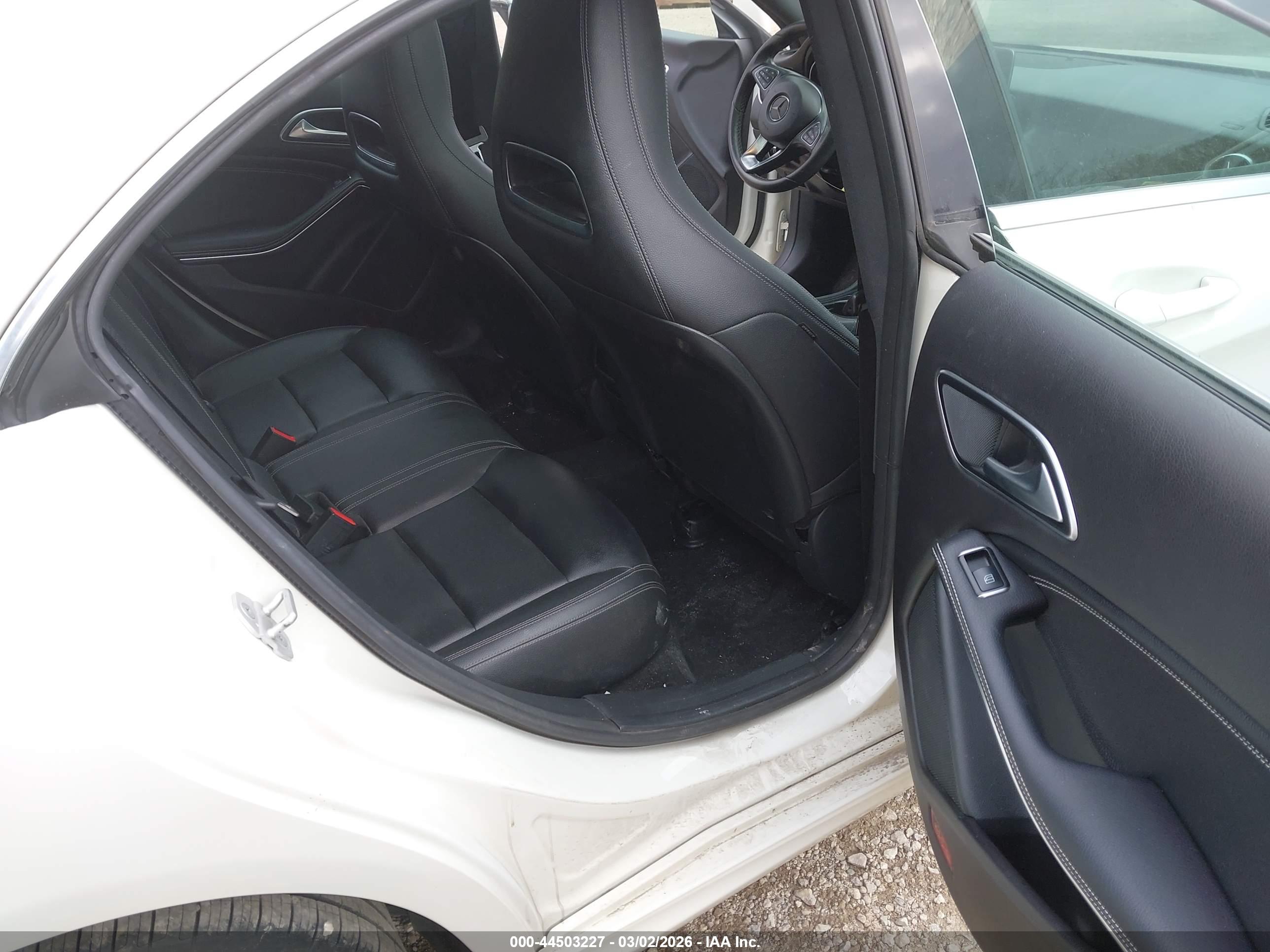 MERCEDES-BENZ CLA image 8