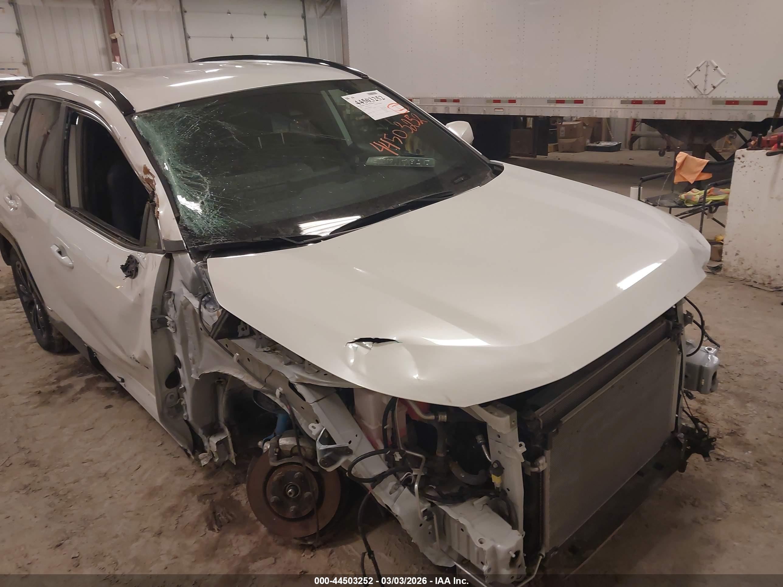 TOYOTA RAV4 image 6