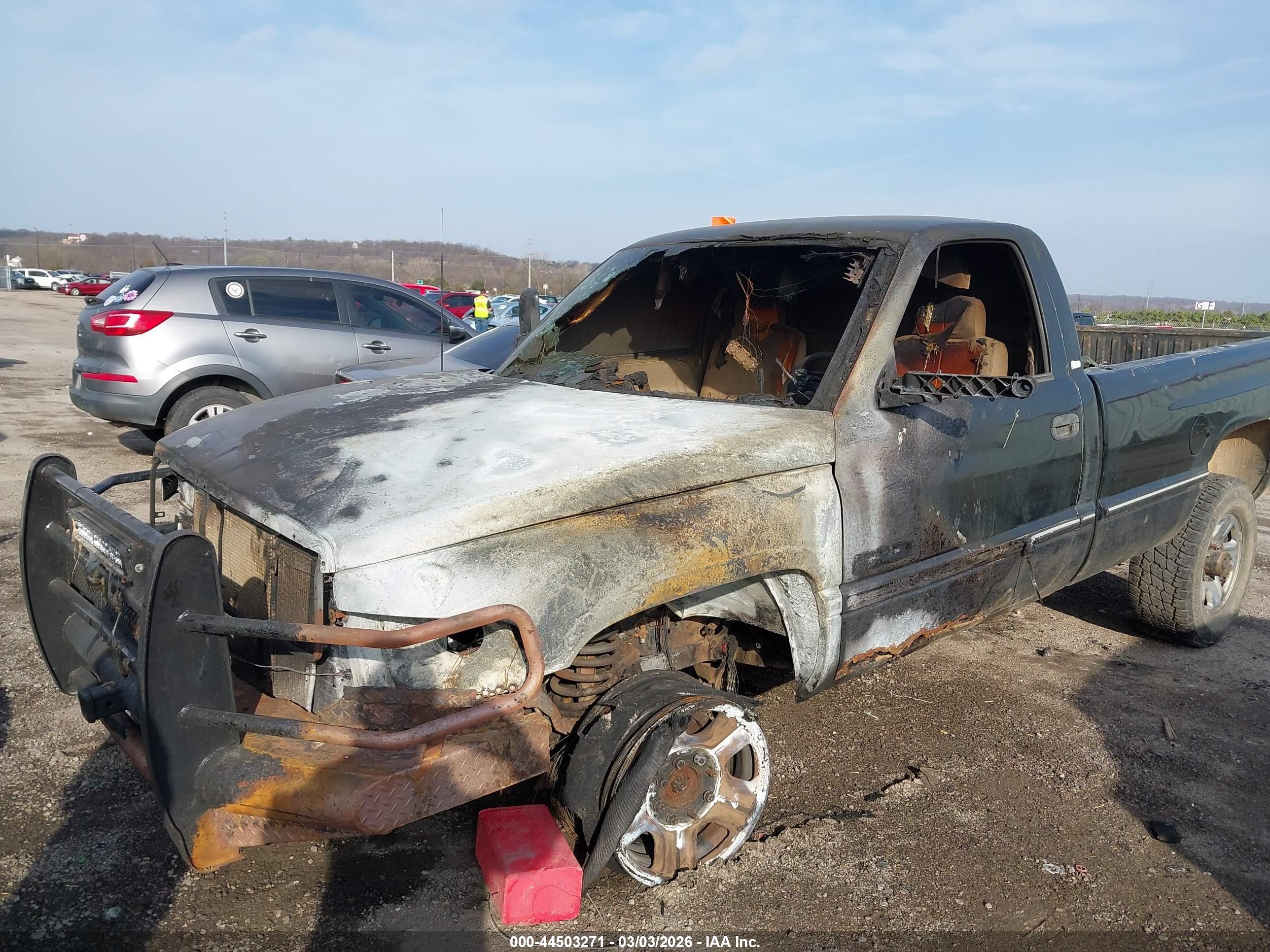 DODGE RAM image 6