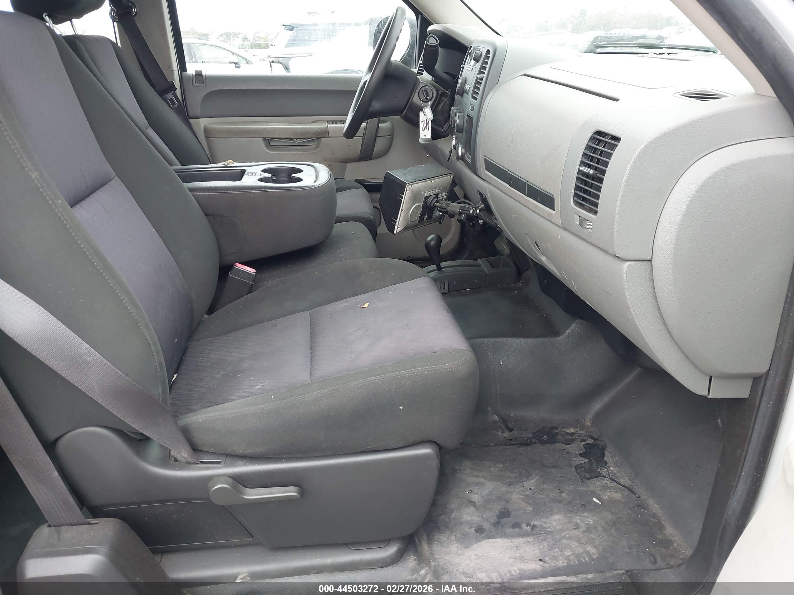 CHEVROLET SILVERADO image 5