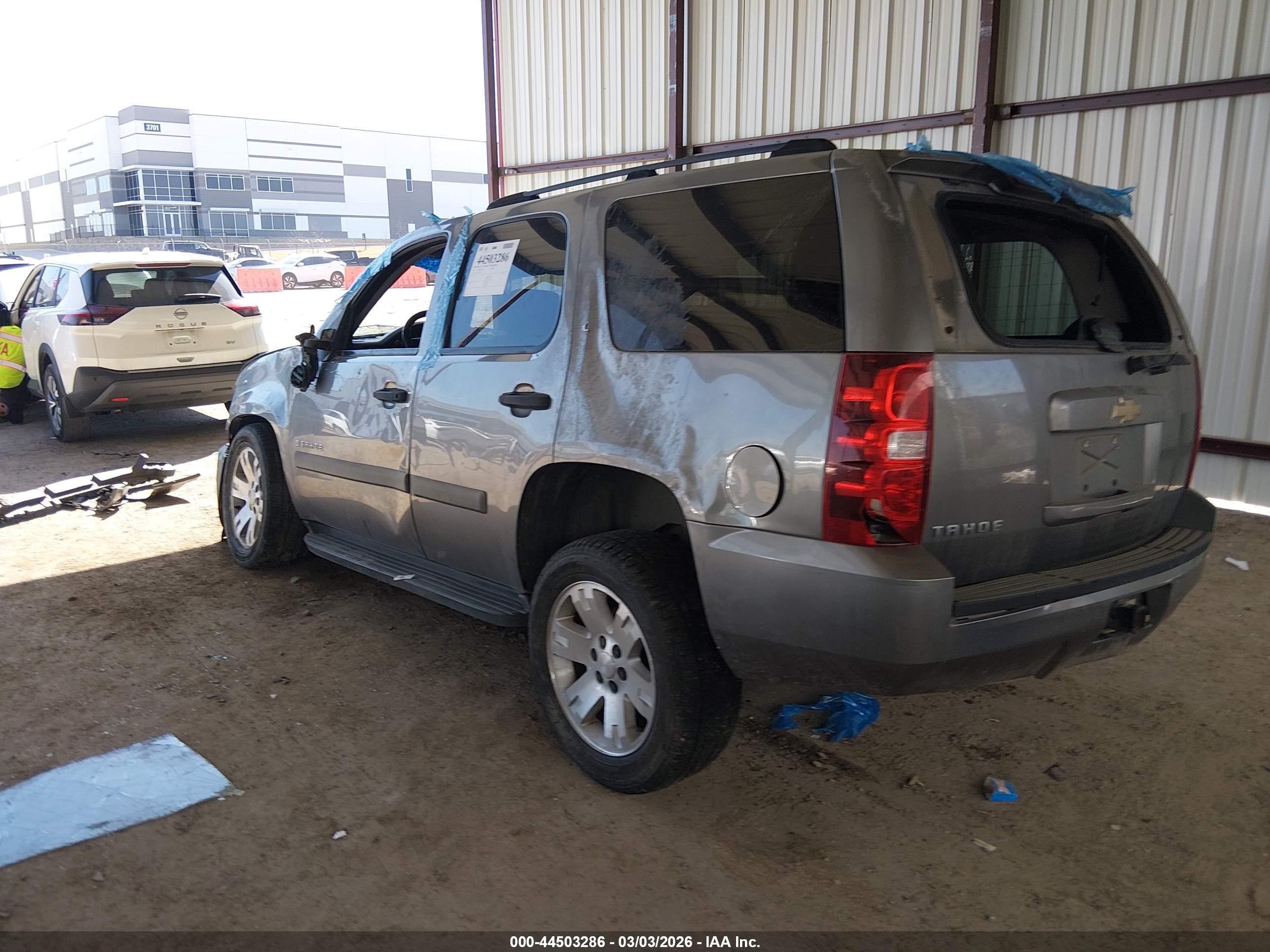 CHEVROLET TAHOE image 3