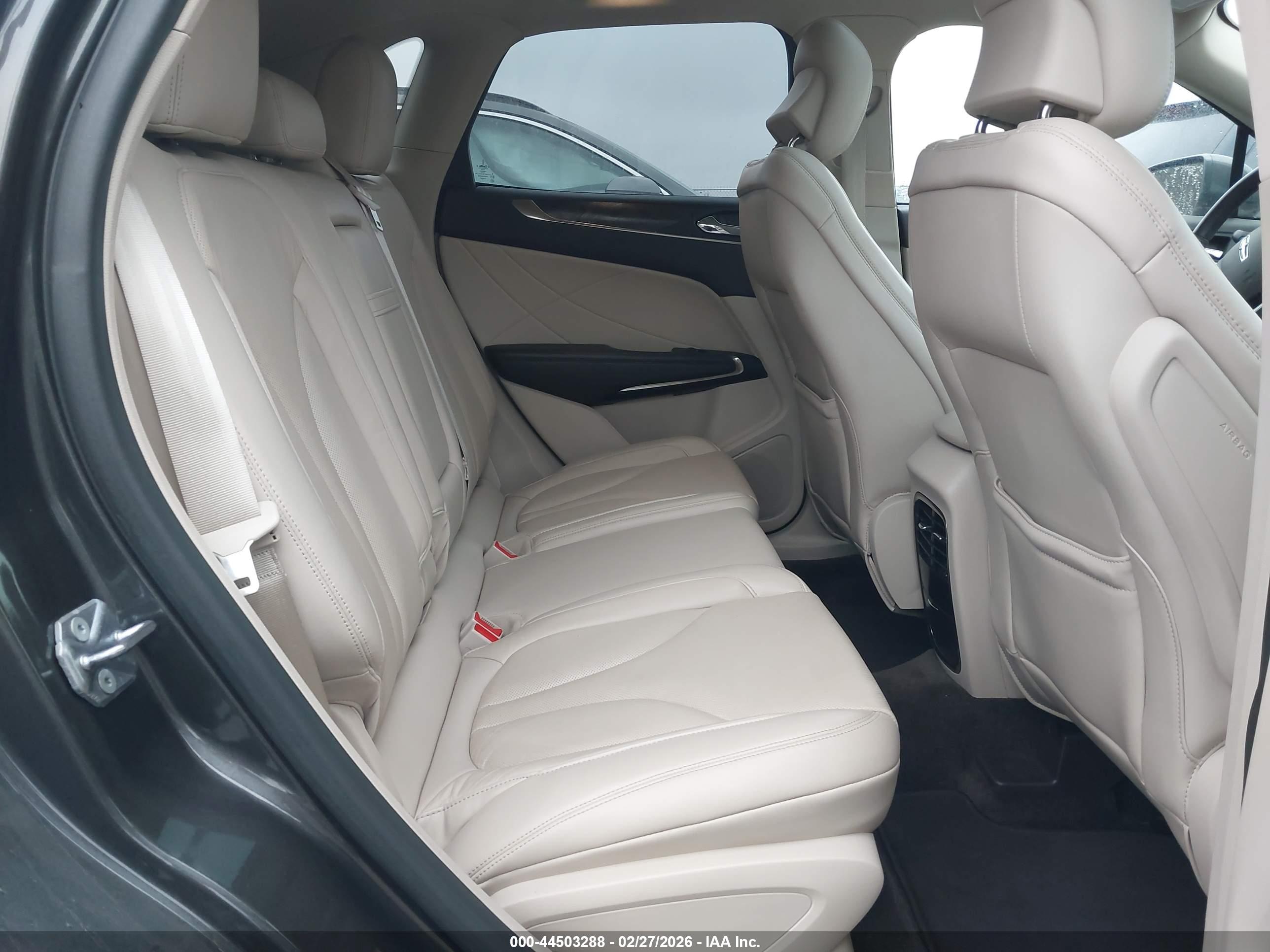 LINCOLN MKC image 8