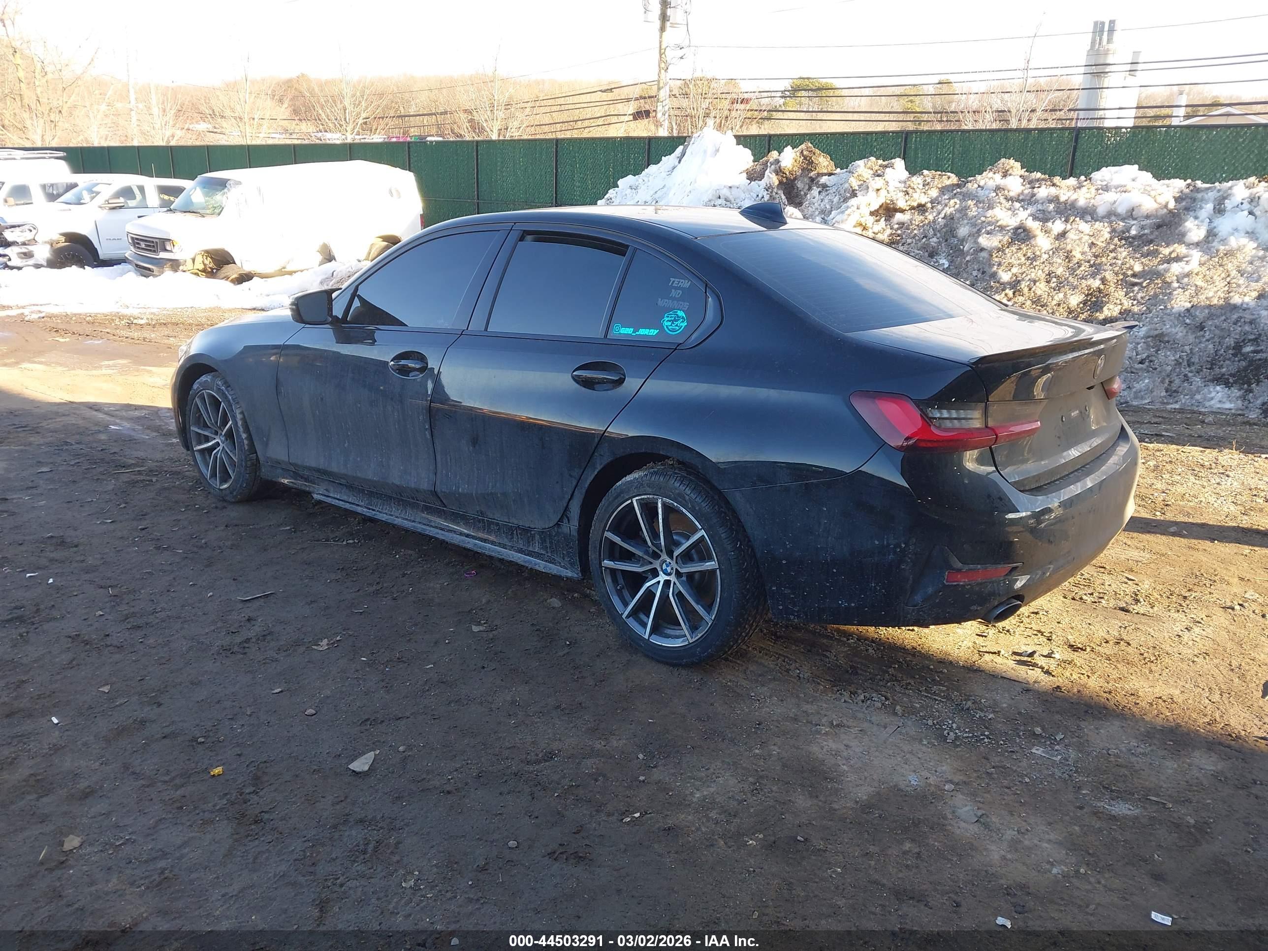 BMW 330I image 3